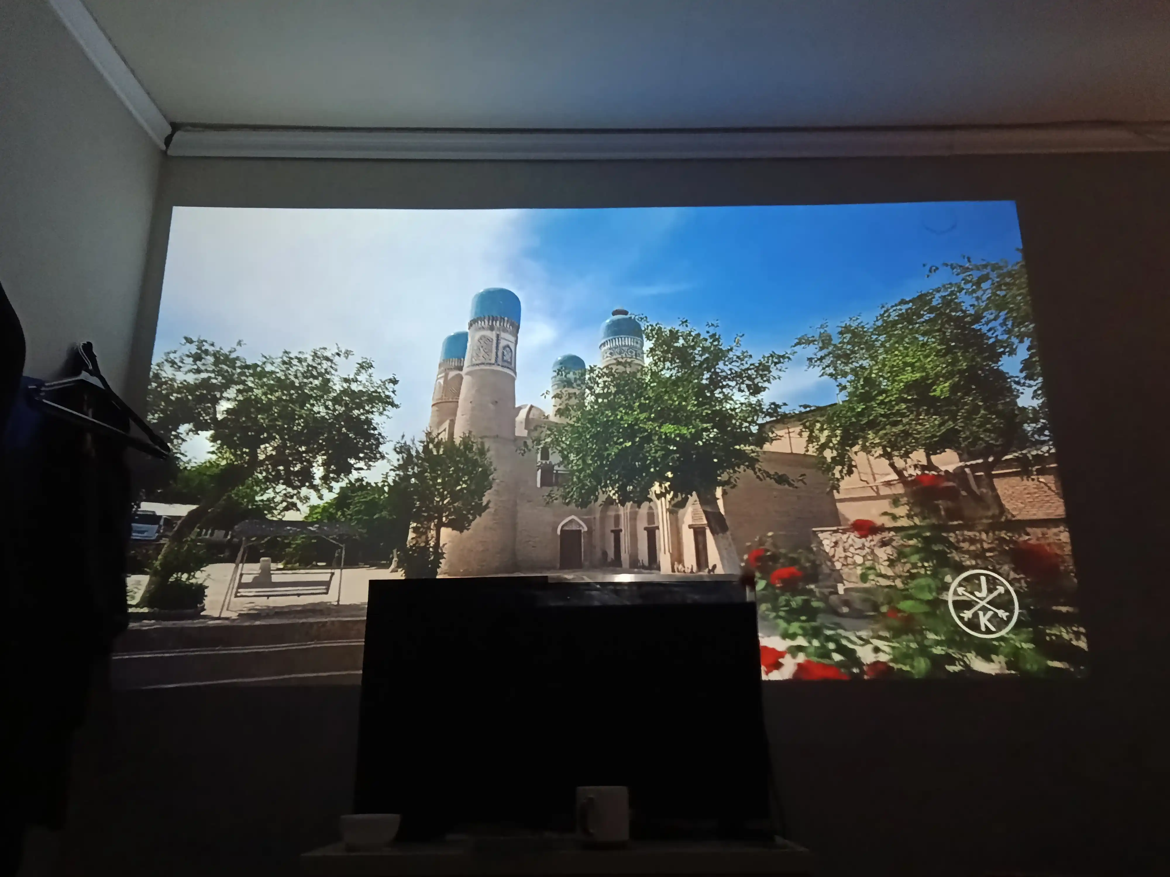 Uy, kino va o‘yinlar uchun ixcham Full HD proyektor, katta ekran, HDMI, USB