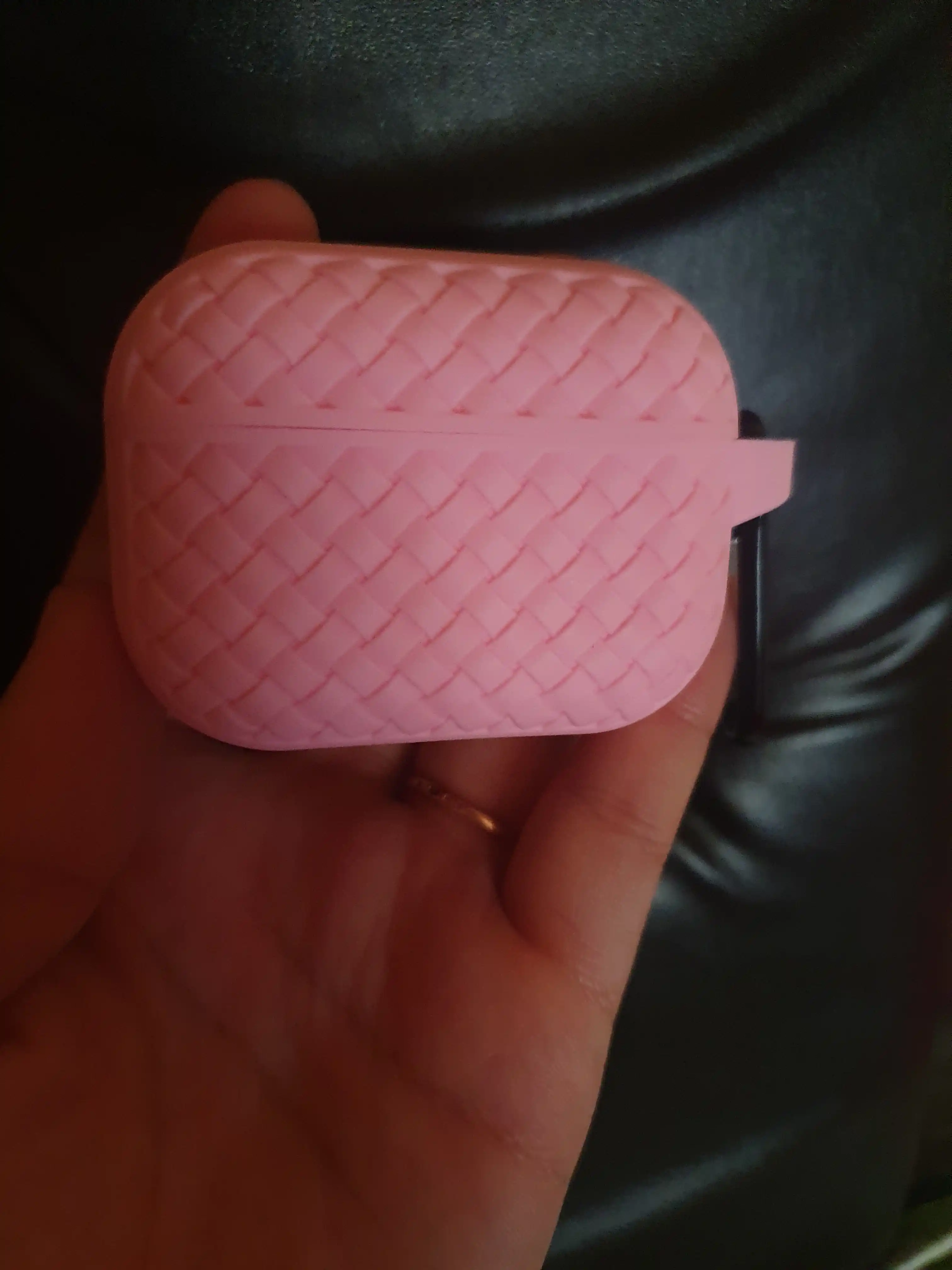 Чехол для AirPods Pro и Pro 2 защитный кейс с карабином