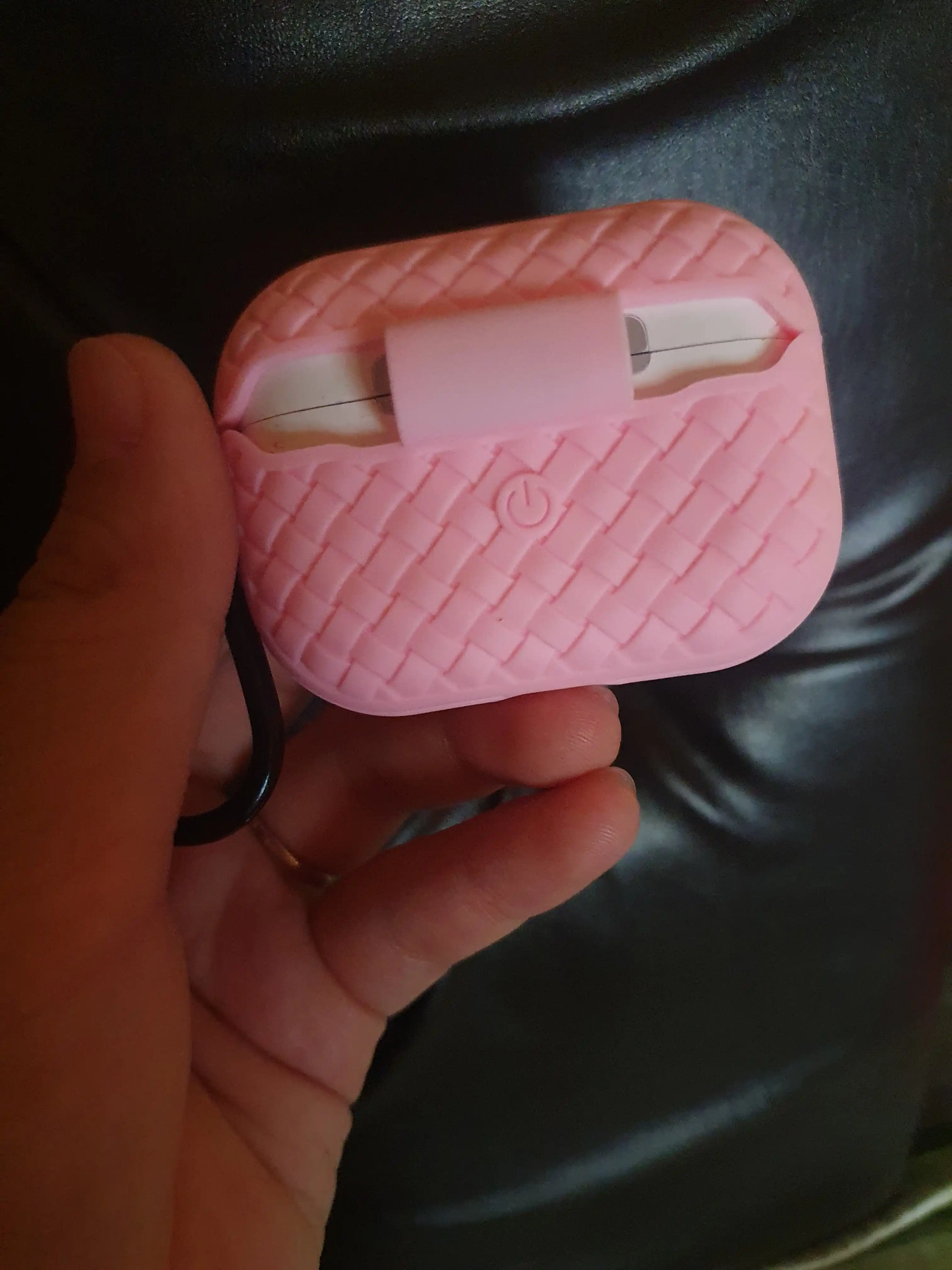 Чехол для AirPods Pro и Pro 2 защитный кейс с карабином