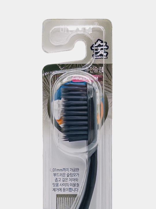 Koreys tish cho‘tkasi ko‘mir komponentli Fusion Slim Charcoal, yumshoq 0,01 mm
