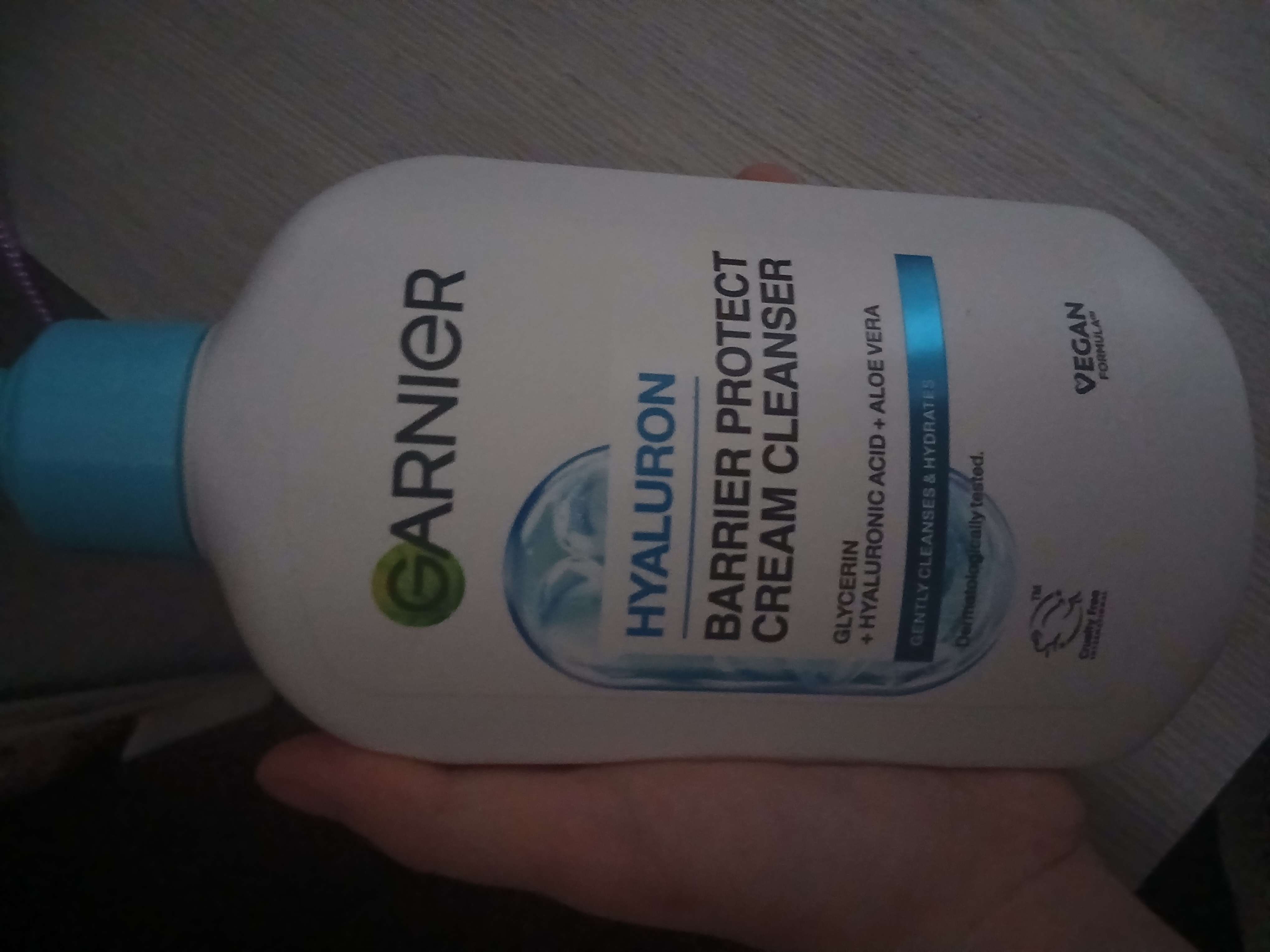 Garnier Очищающий крем  с гиалуроновой кислотой и алоэ вера, 250мл