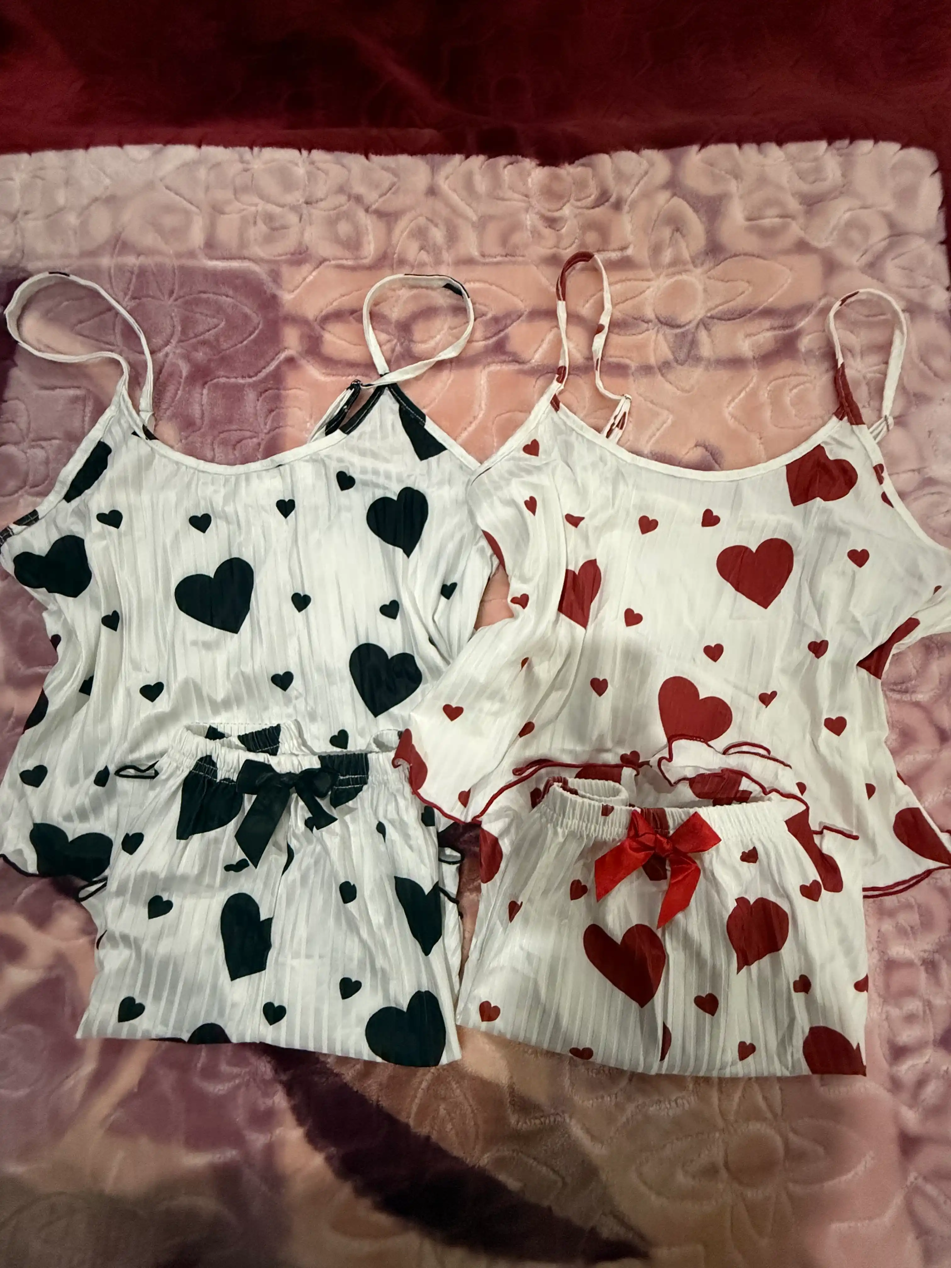 Pijama ayollar uchun lapsha matosidan, yurakchali to‘plam: mayka va shortik