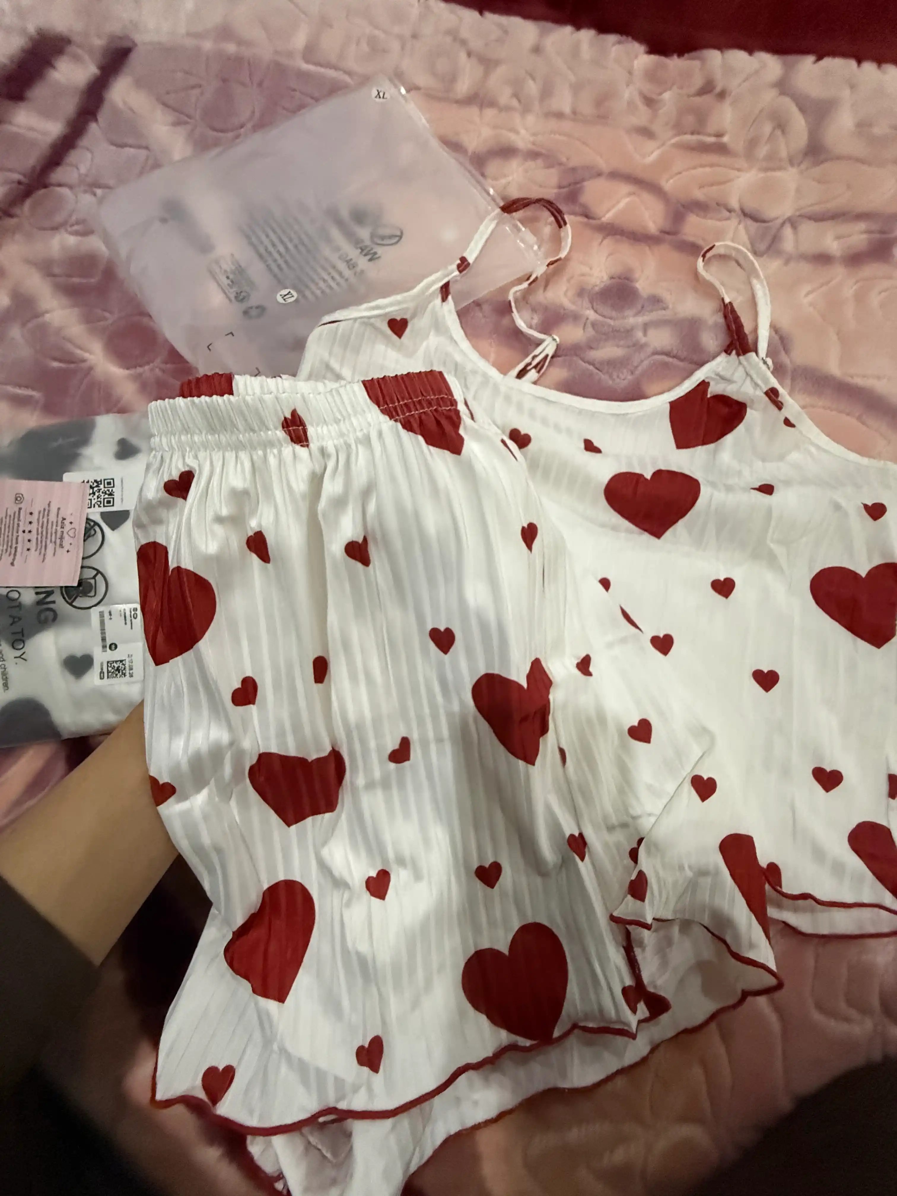 Pijama ayollar uchun lapsha matosidan, yurakchali to‘plam: mayka va shortik