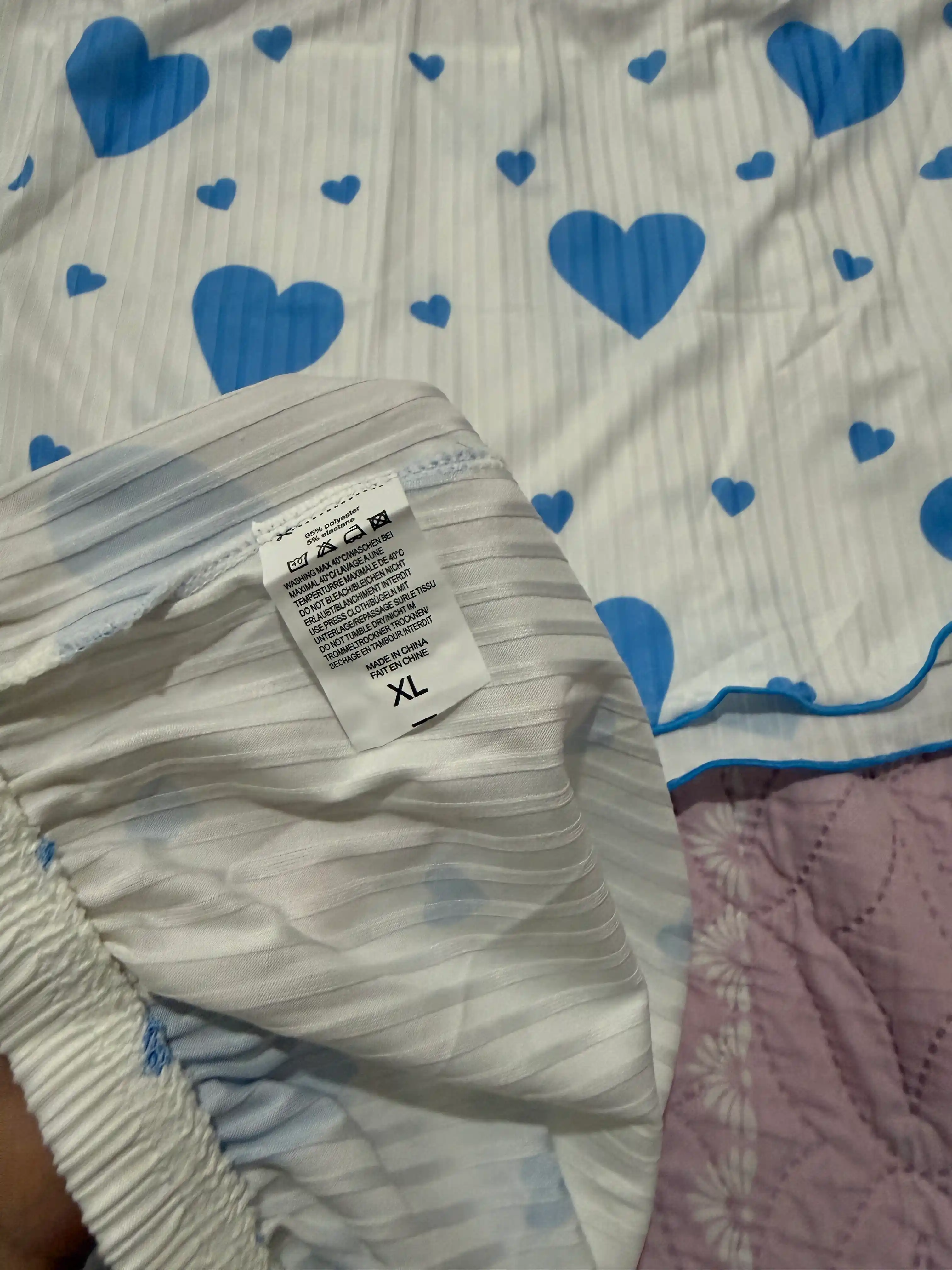 Pijama ayollar uchun lapsha matosidan, yurakchali to‘plam: mayka va shortik