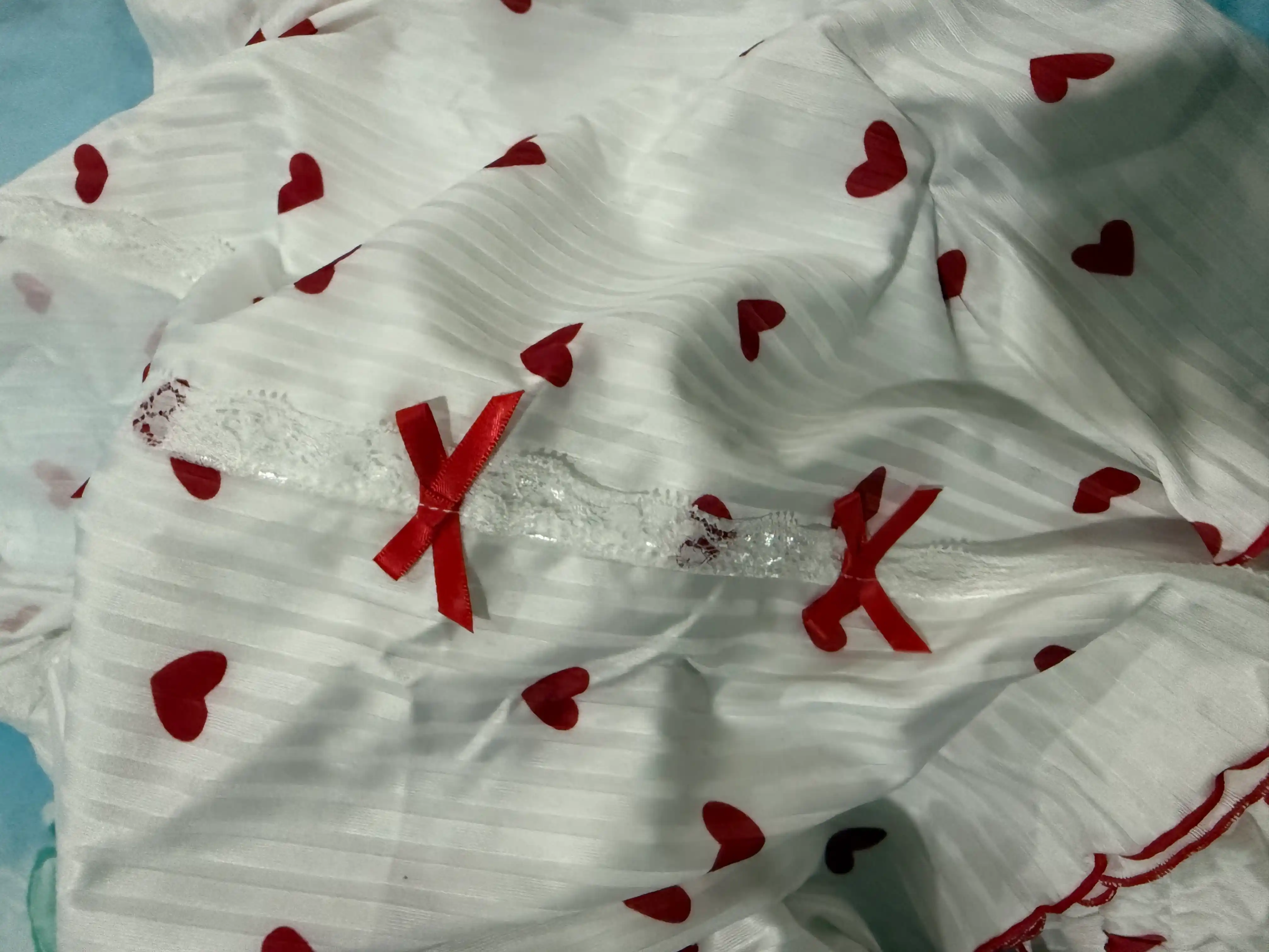 Ayollar uchun yurakchali yumshoq va yengil pijama to‘plami