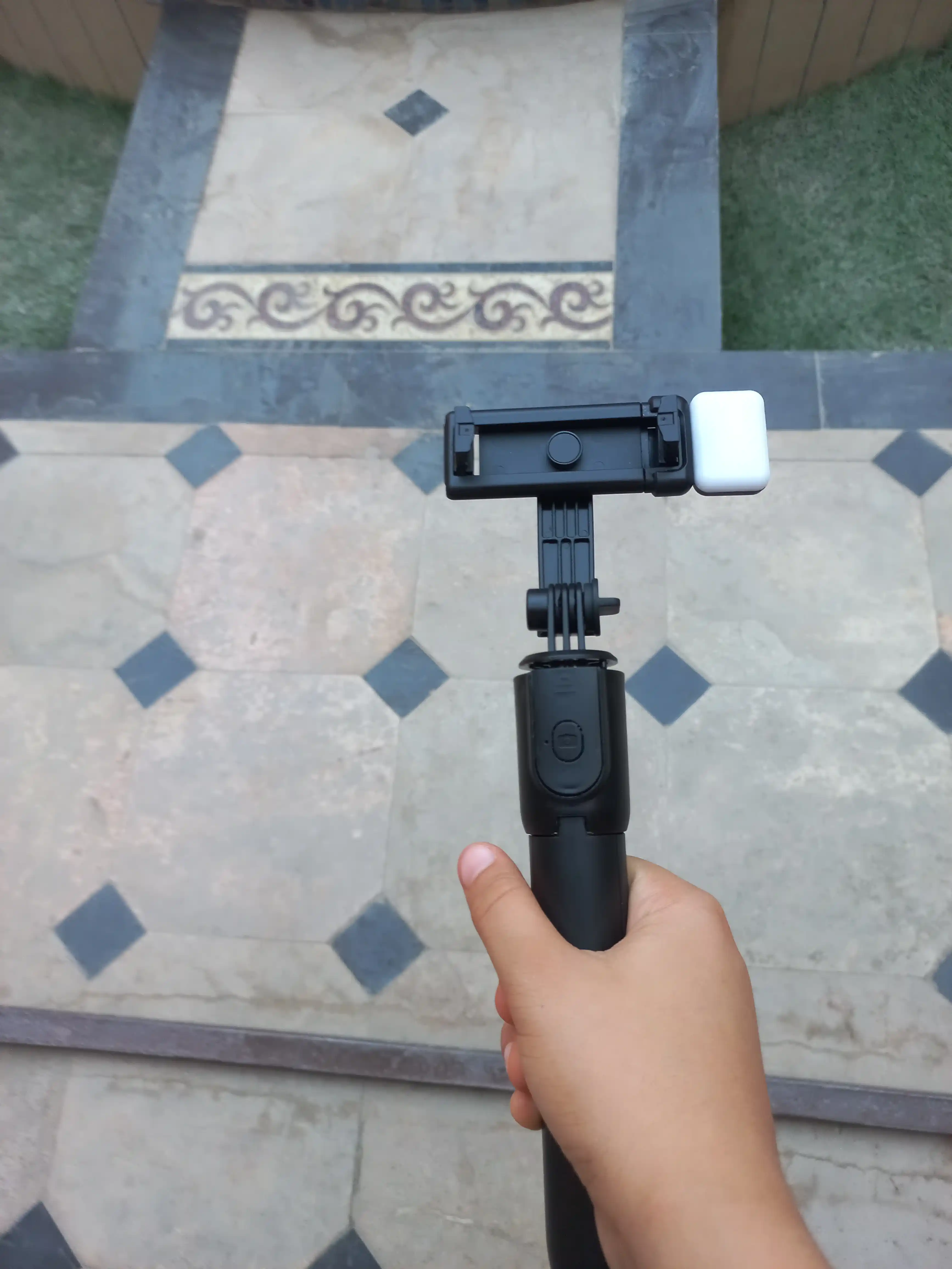 Shtatif 3v1 Selfi, LED chiroqli, Telefon uchun universal tripod