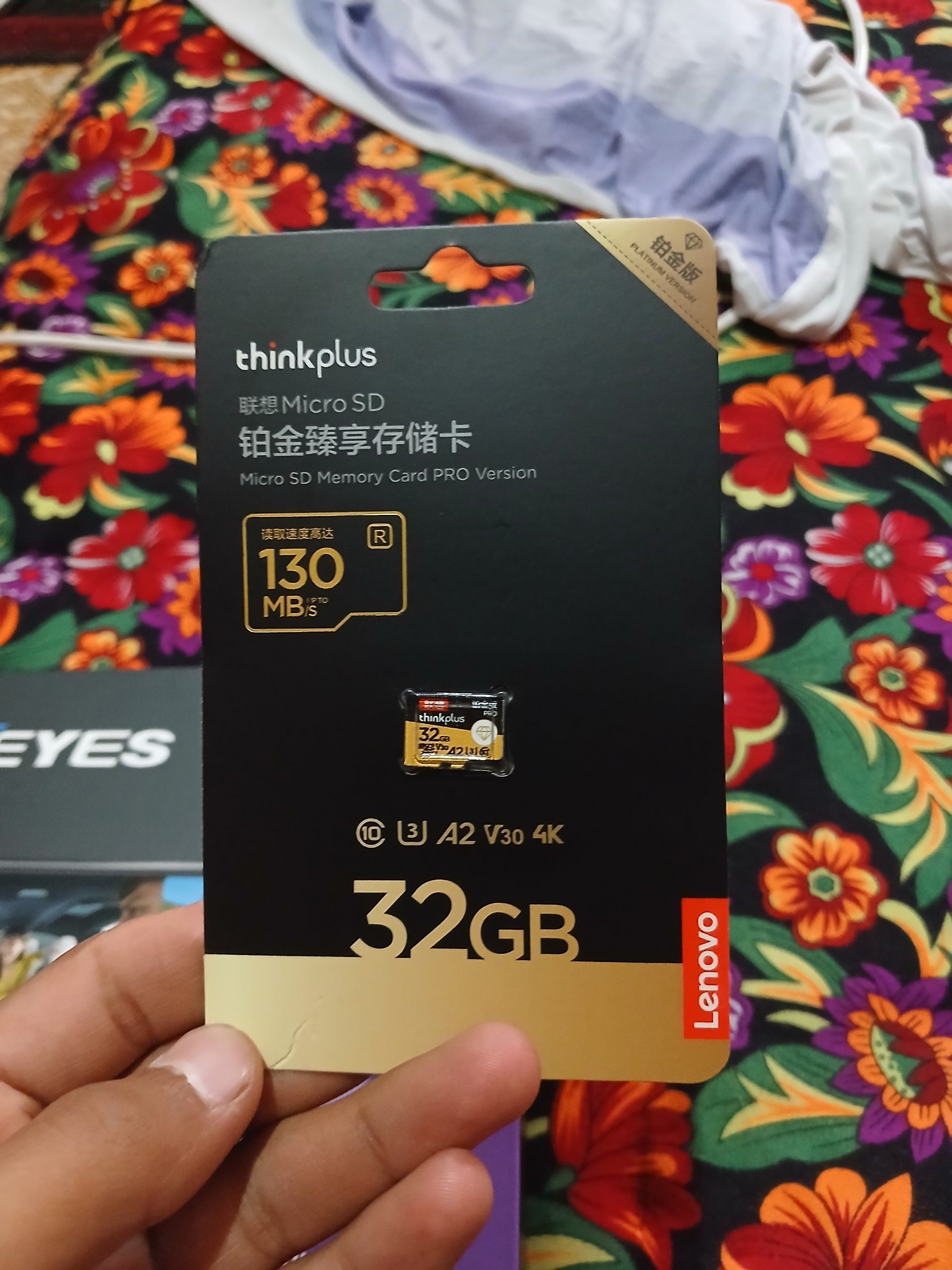 Видеорегистратор 4K Teyes Q8 3в1 с Wi-Fi, 3 камеры, ночной режим и + 32Gb флешка подарок