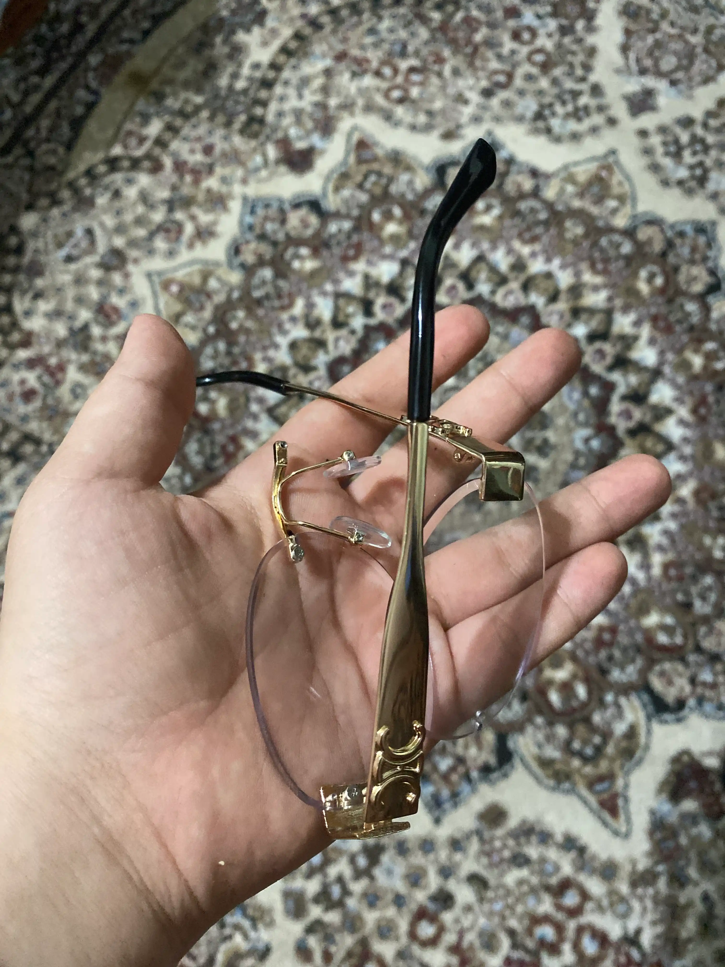 Ayollar quyoshdan himoyalovchi buqalamun ko‘zoynagi + bonus ko‘zoynak matosi + g‘ilof