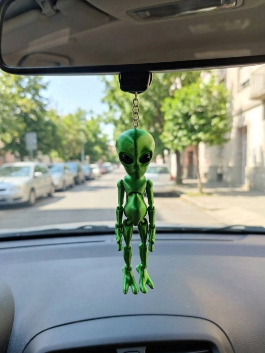3D harakatlanuvchi O‘zga sayyoralik, brelok, avtomobil uchun osma bezak