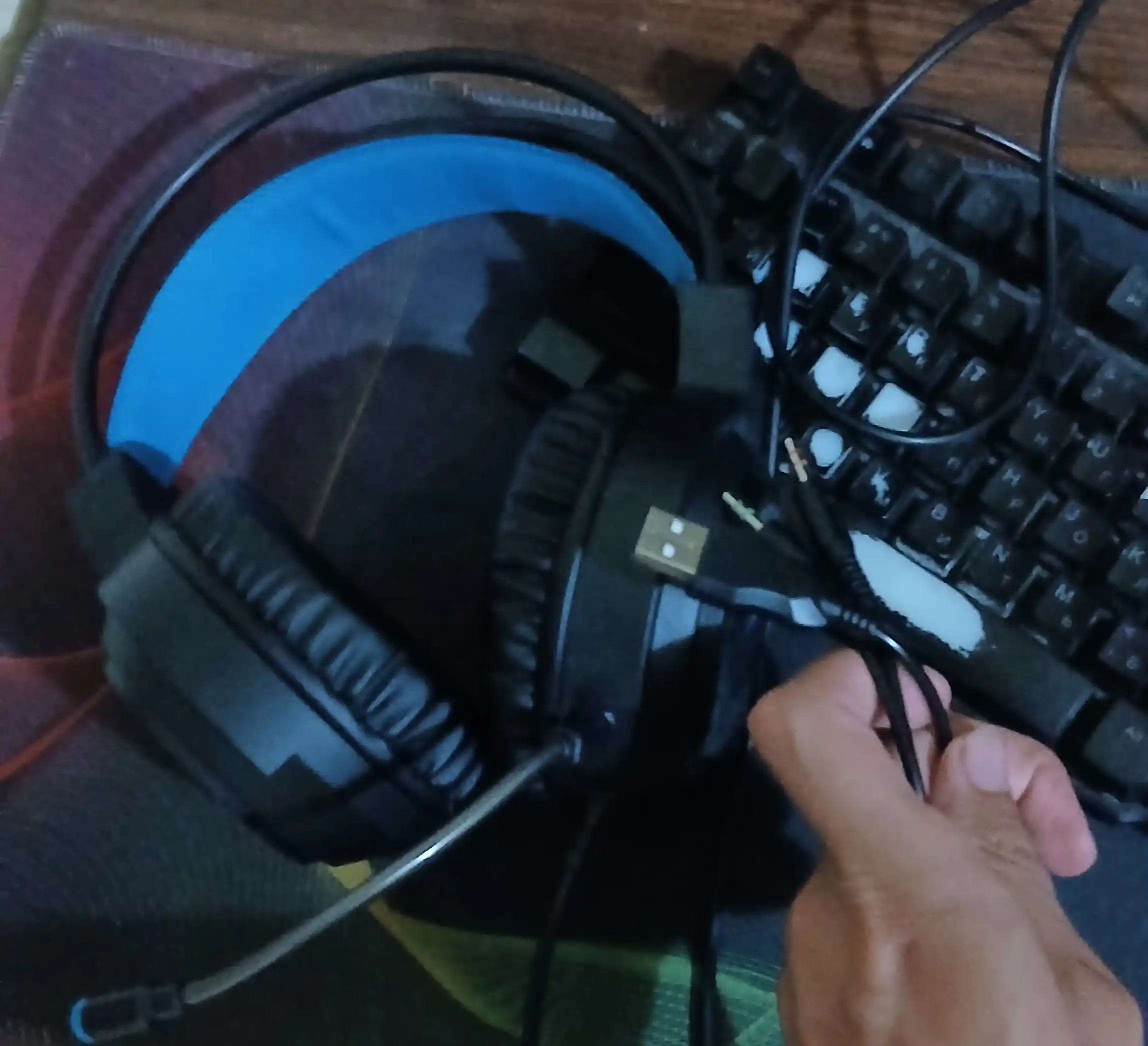 O'yin quloqchinlari, mikrofon bilan simli, kompyuter va telefon uchun, RGB yoritgich bilan