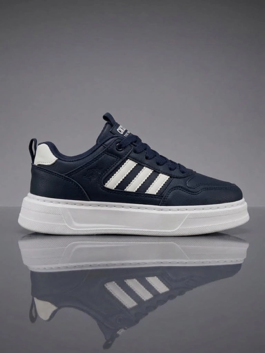 Erkaklar uchun sifatli va qulay Adidas krossovkalari