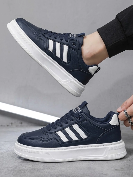 Erkaklar uchun sifatli va qulay Adidas krossovkalari