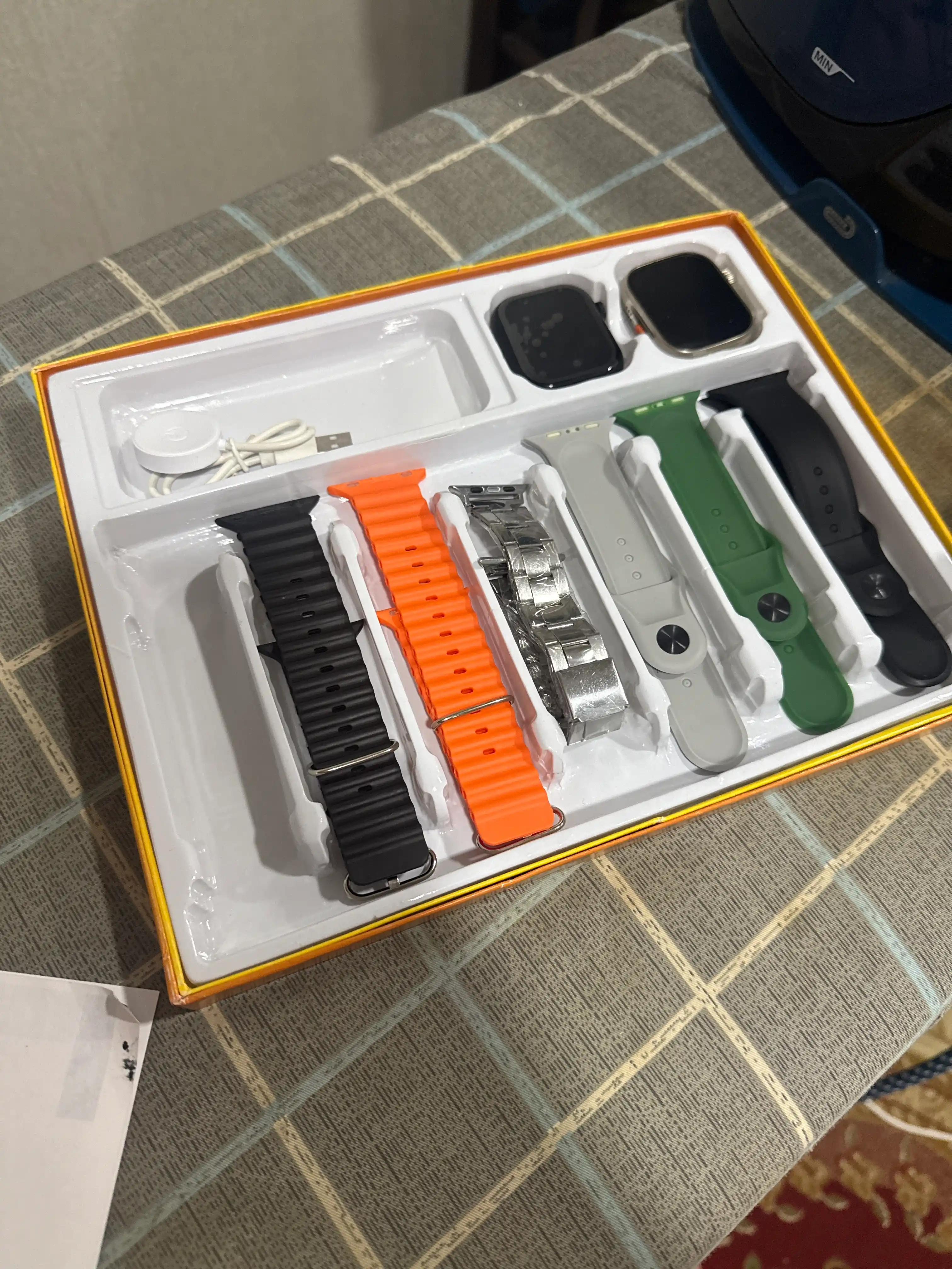 Aqlli soat, 1+1, 2 ta Smart Watch 8 va 8 ultra, 11 ta kamar va g'ilof bilan