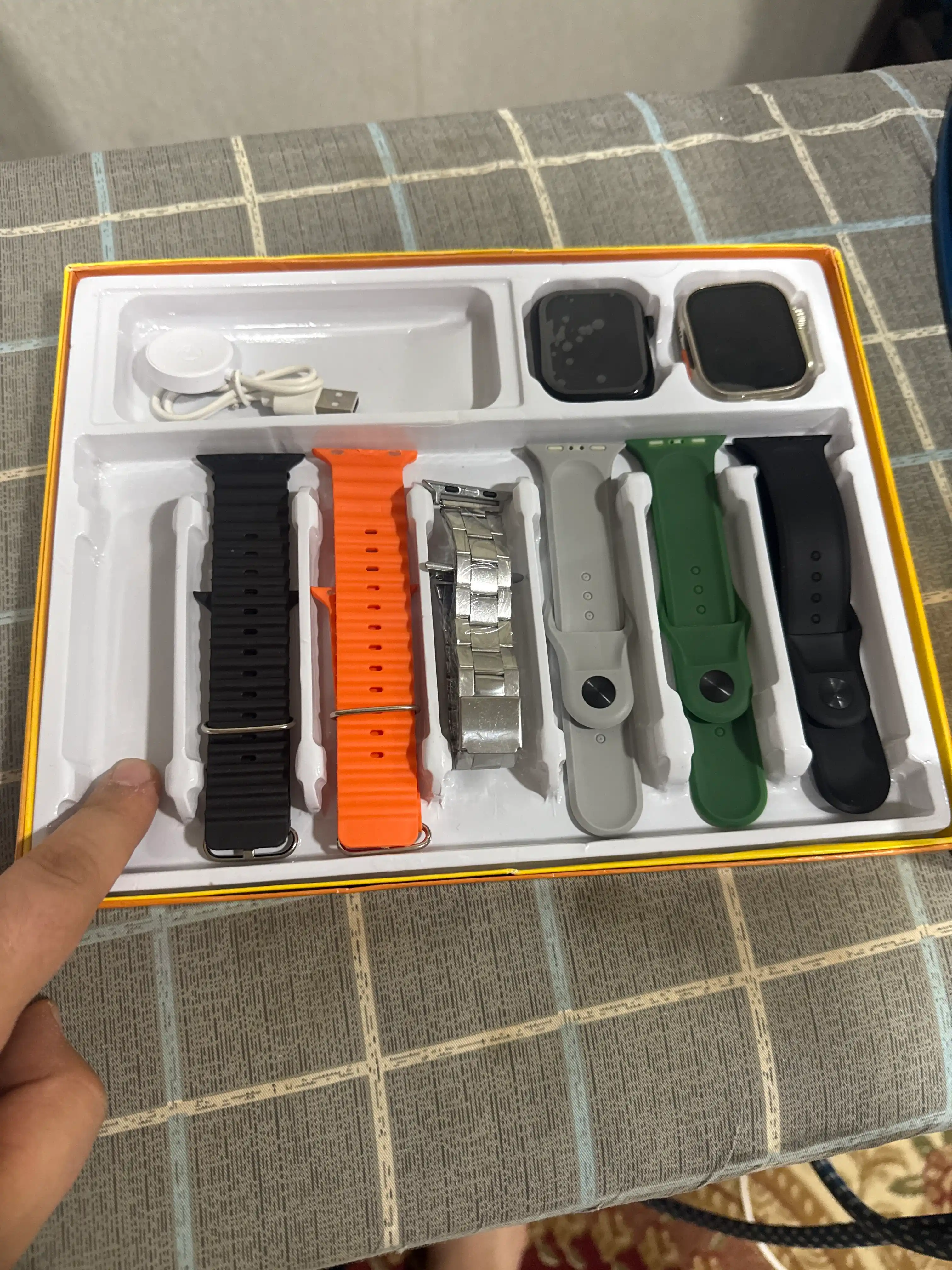 Aqlli soat, 1+1, 2 ta Smart Watch 8 va 8 ultra, 11 ta kamar va g'ilof bilan