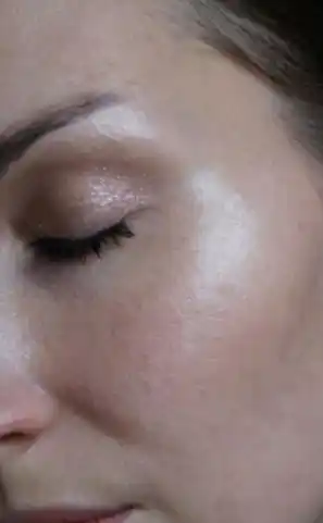 Хайлайтер стик  SEMILY для лица Highlighter Stick, кремовый, сияющий, тон 01