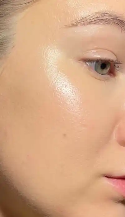 Хайлайтер стик  SEMILY для лица Highlighter Stick, кремовый, сияющий, тон 01