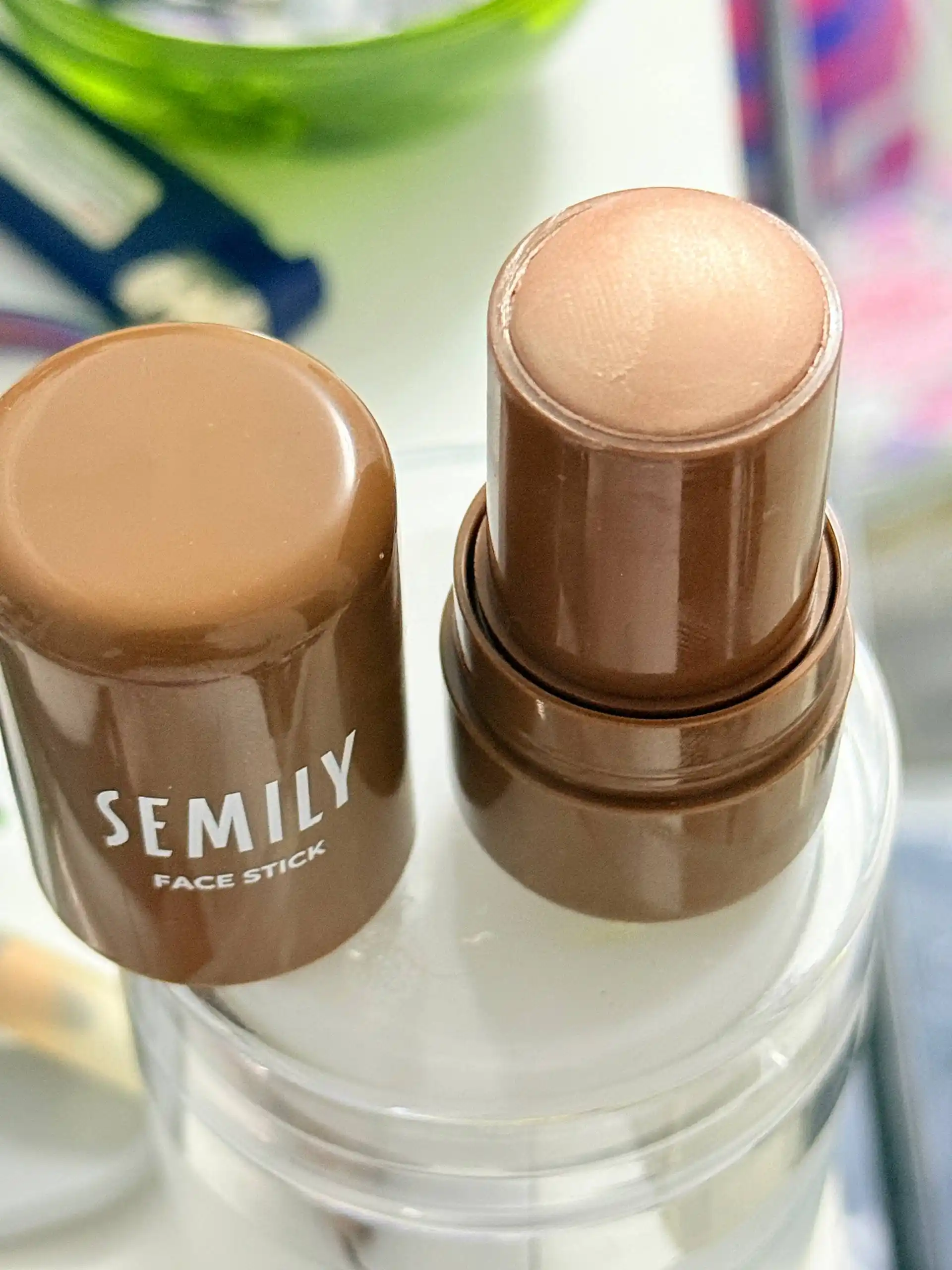 Хайлайтер стик  SEMILY для лица Highlighter Stick, кремовый, сияющий, тон 01
