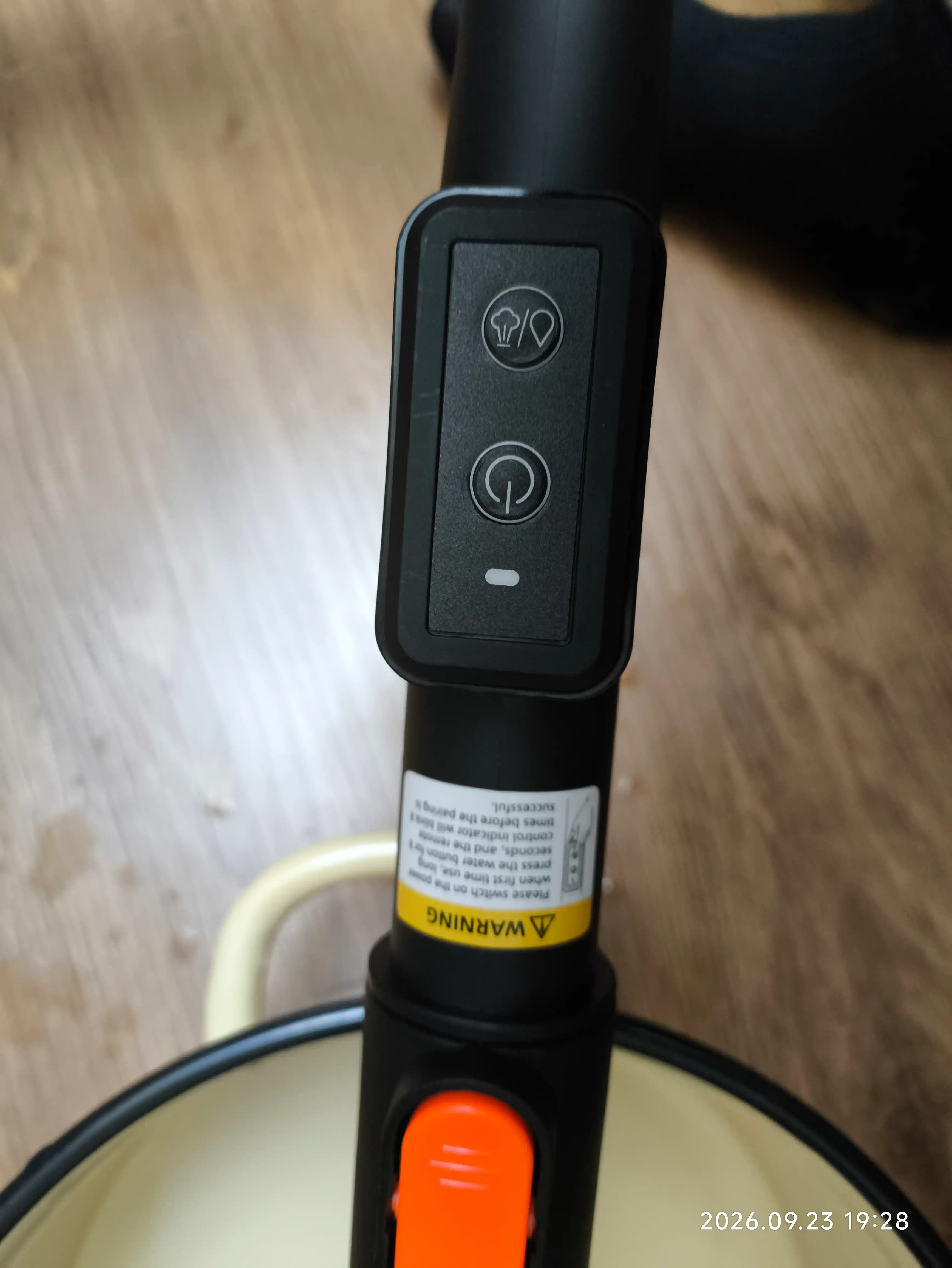 Моющий пылесос Uakeen ZL-942 Steam CarpetCleaner с аквафильтром для сухой и влажной уборки