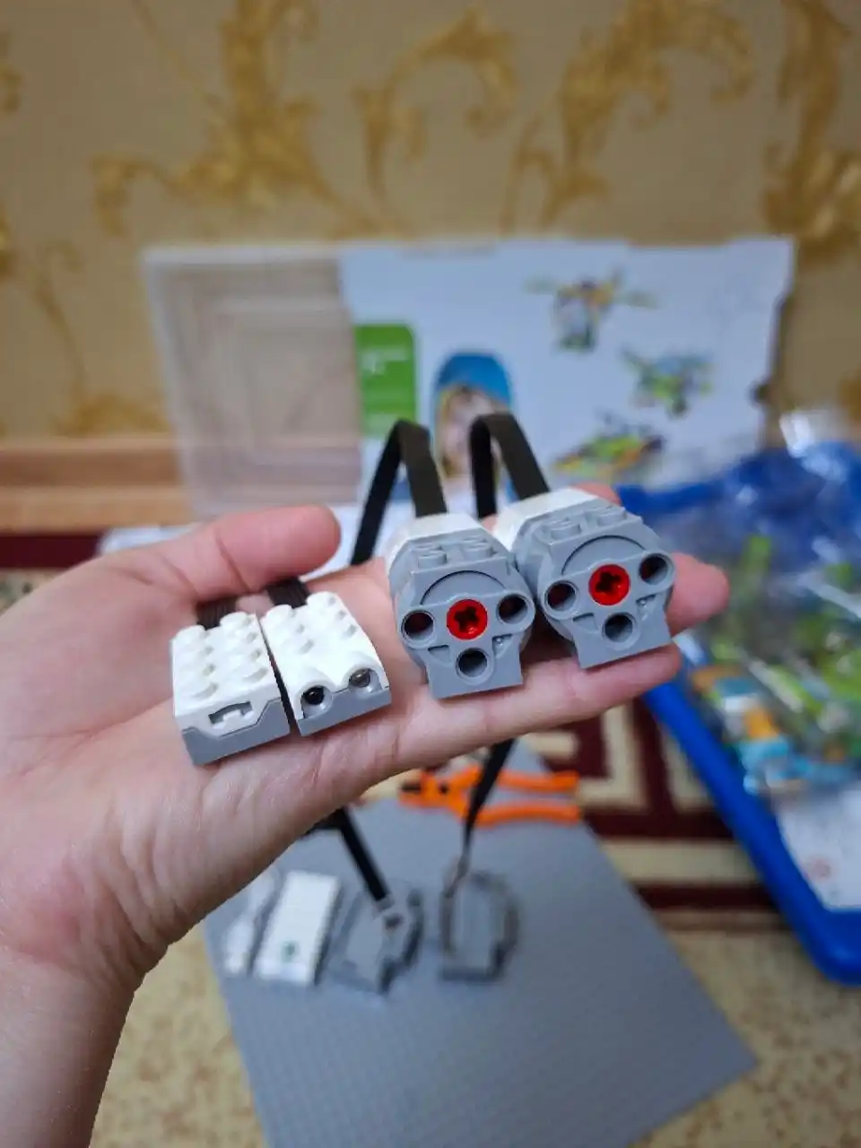 LEGO WeDo 2.0 Smart HUB с аккумулятором, 2 мотора, конструктор для робототехники,