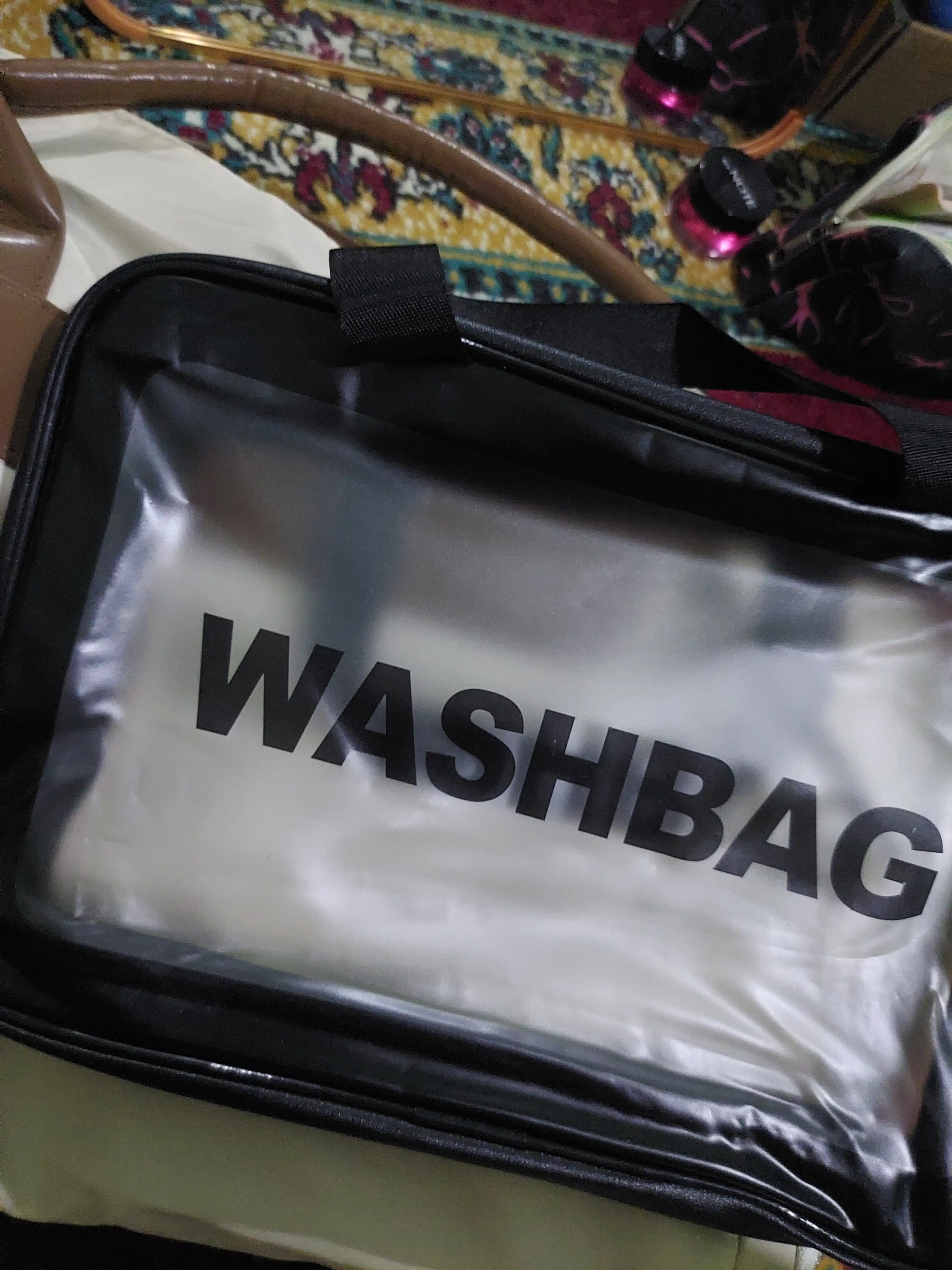 “WASHBAG” 4 xil o‘lchamli va 4 rangli suv o‘tkazmaydigan kosmetik sumkalar (PVX-neylon)