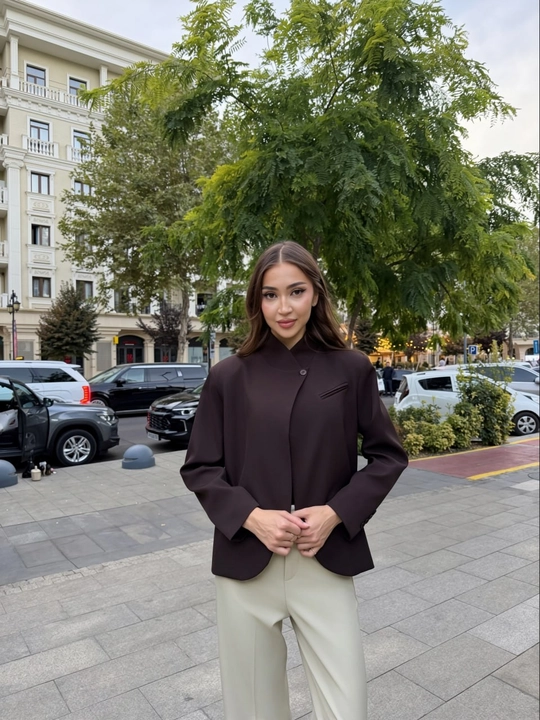 Ayollar uchun klassik BONICAB pidjak
