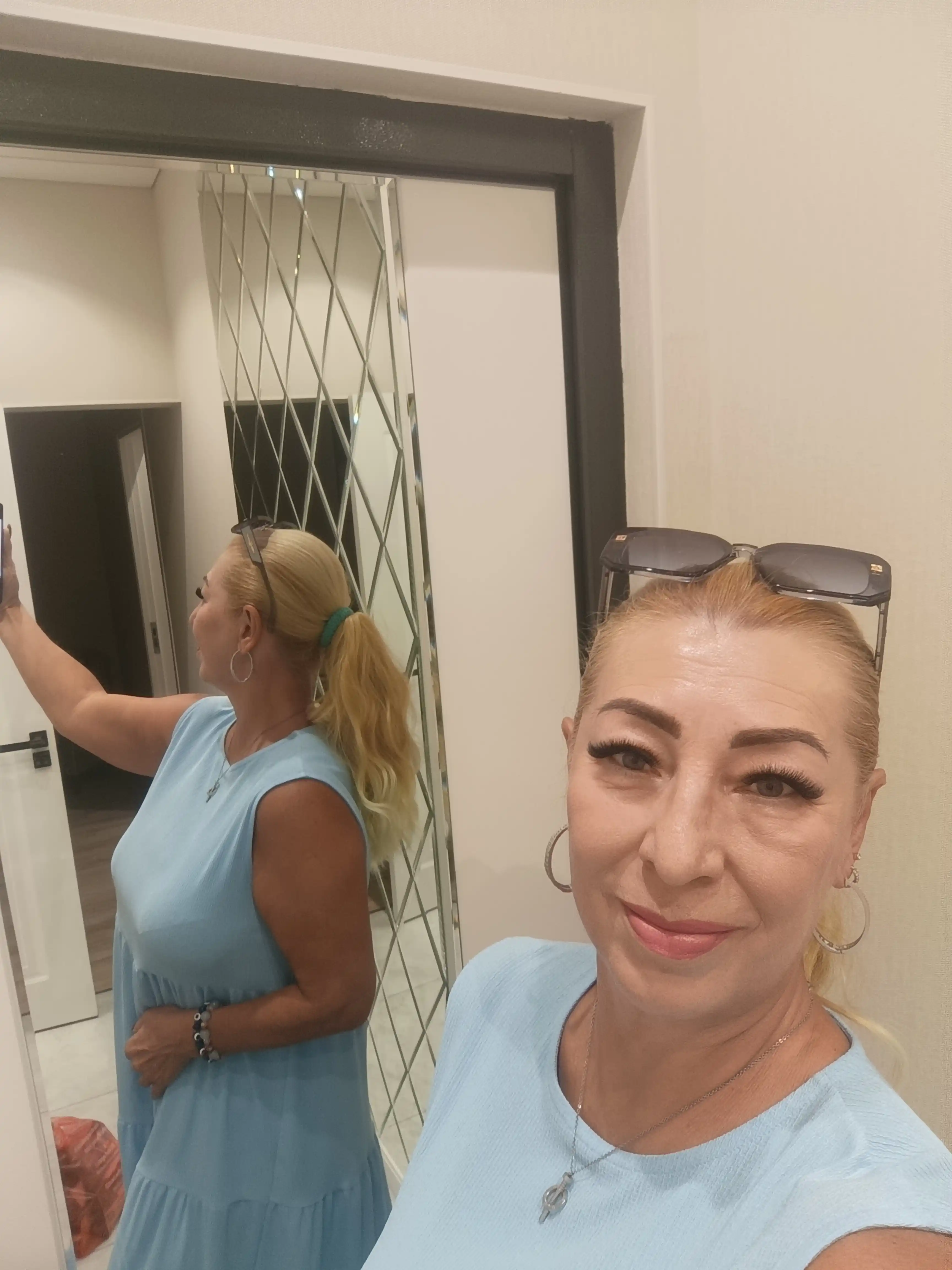 Shinon, qisqichbaqa ustidagi yopma dum, to‘lqinsimon sochlar, 35 sm, 7 xil rangda