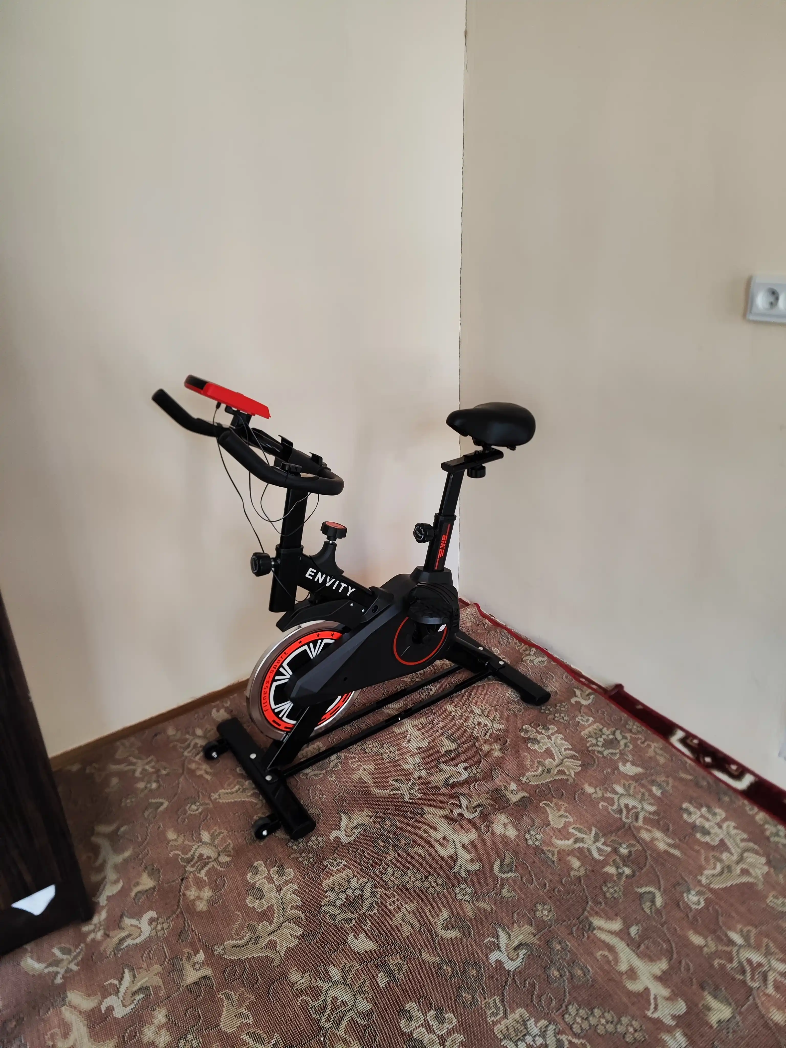 Velotrenajyor ENVITY E701 — bluetoothli sport velosiped, yurak urishini o‘lchovchi displey