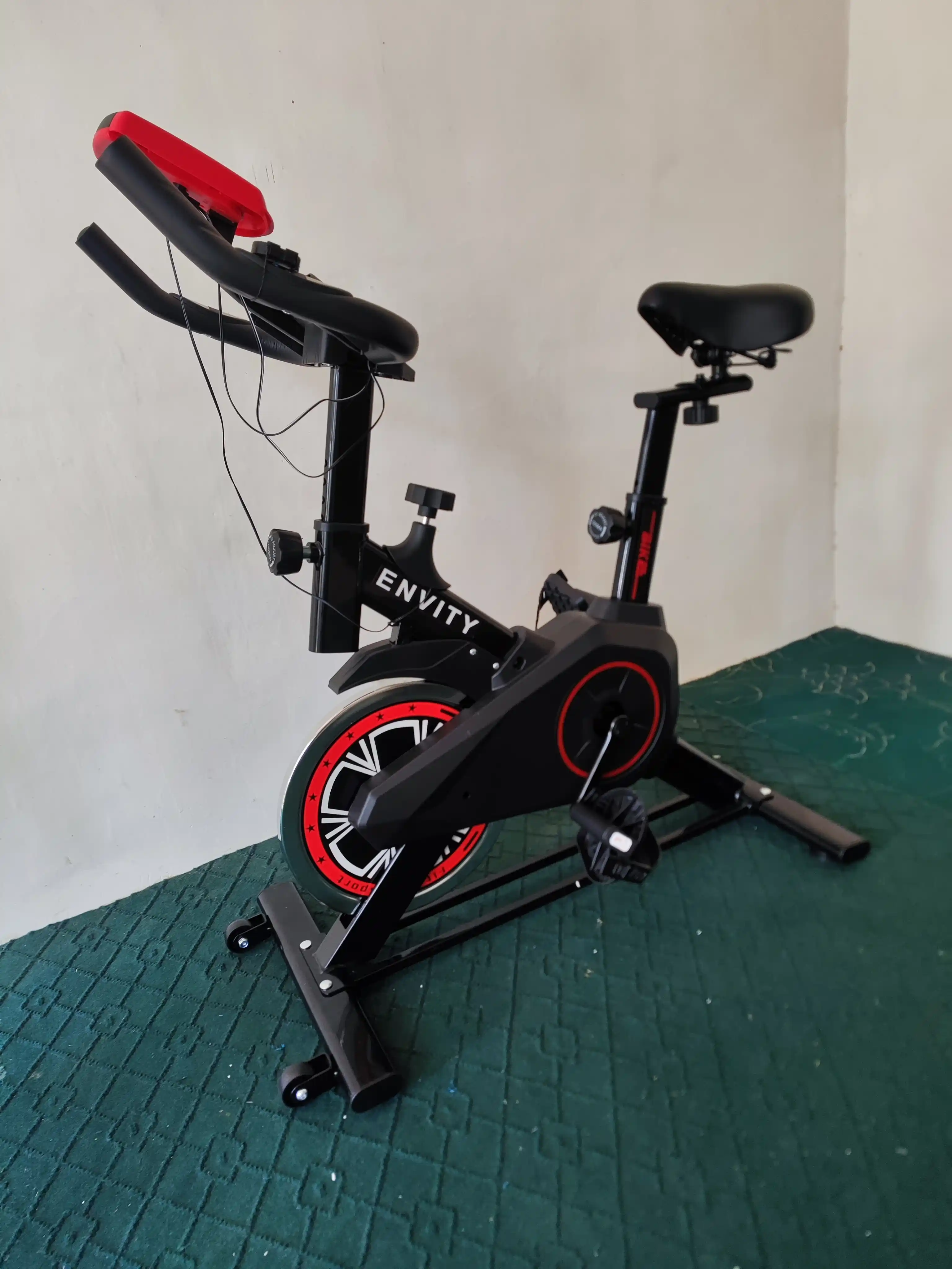 Velotrenajyor ENVITY E701 — bluetoothli sport velosiped, yurak urishini o‘lchovchi displey