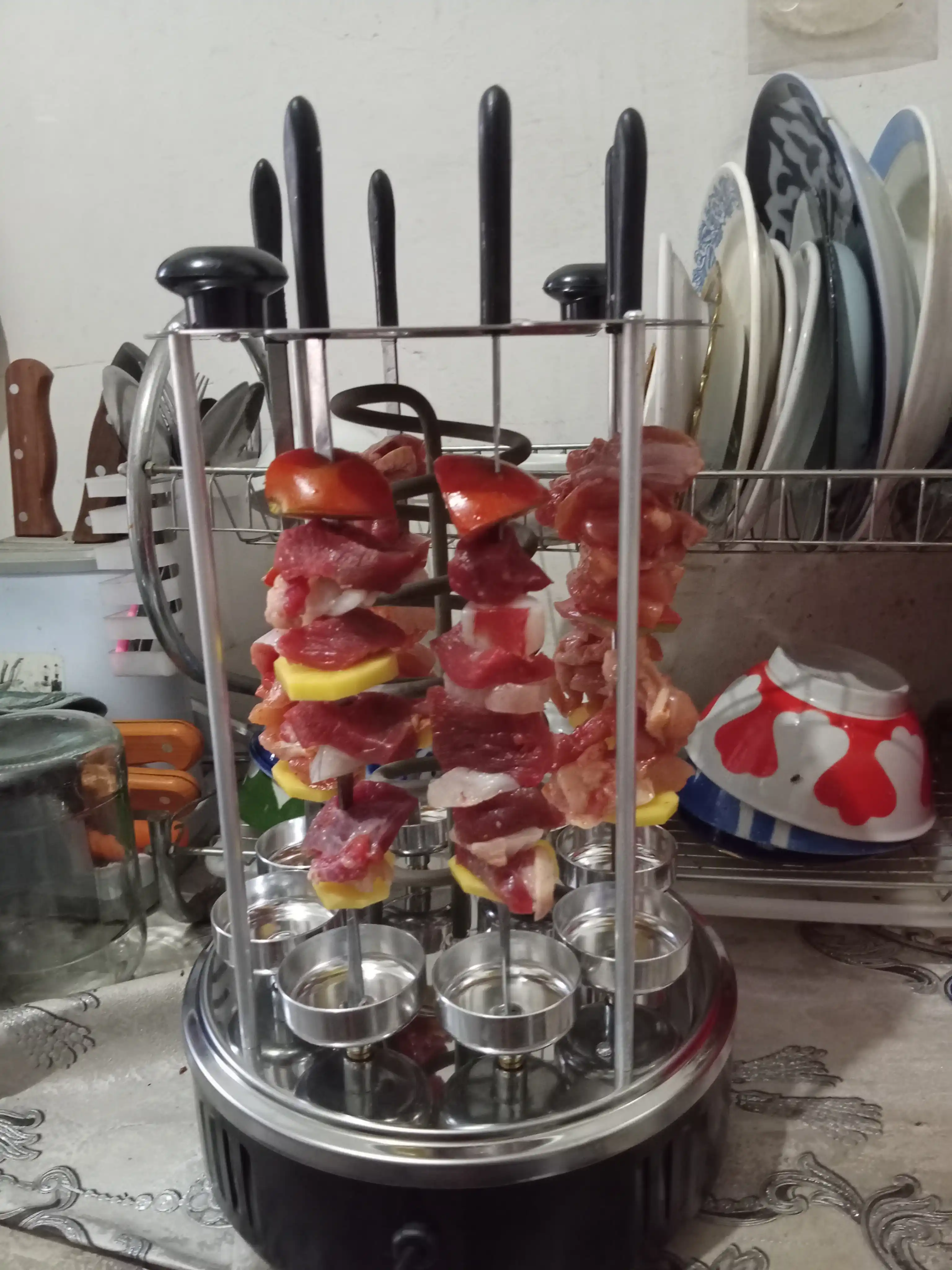 Vertikal elektr shashlik pishirgich, 8 shampur, tutunsiz uy grill, tez va qulay