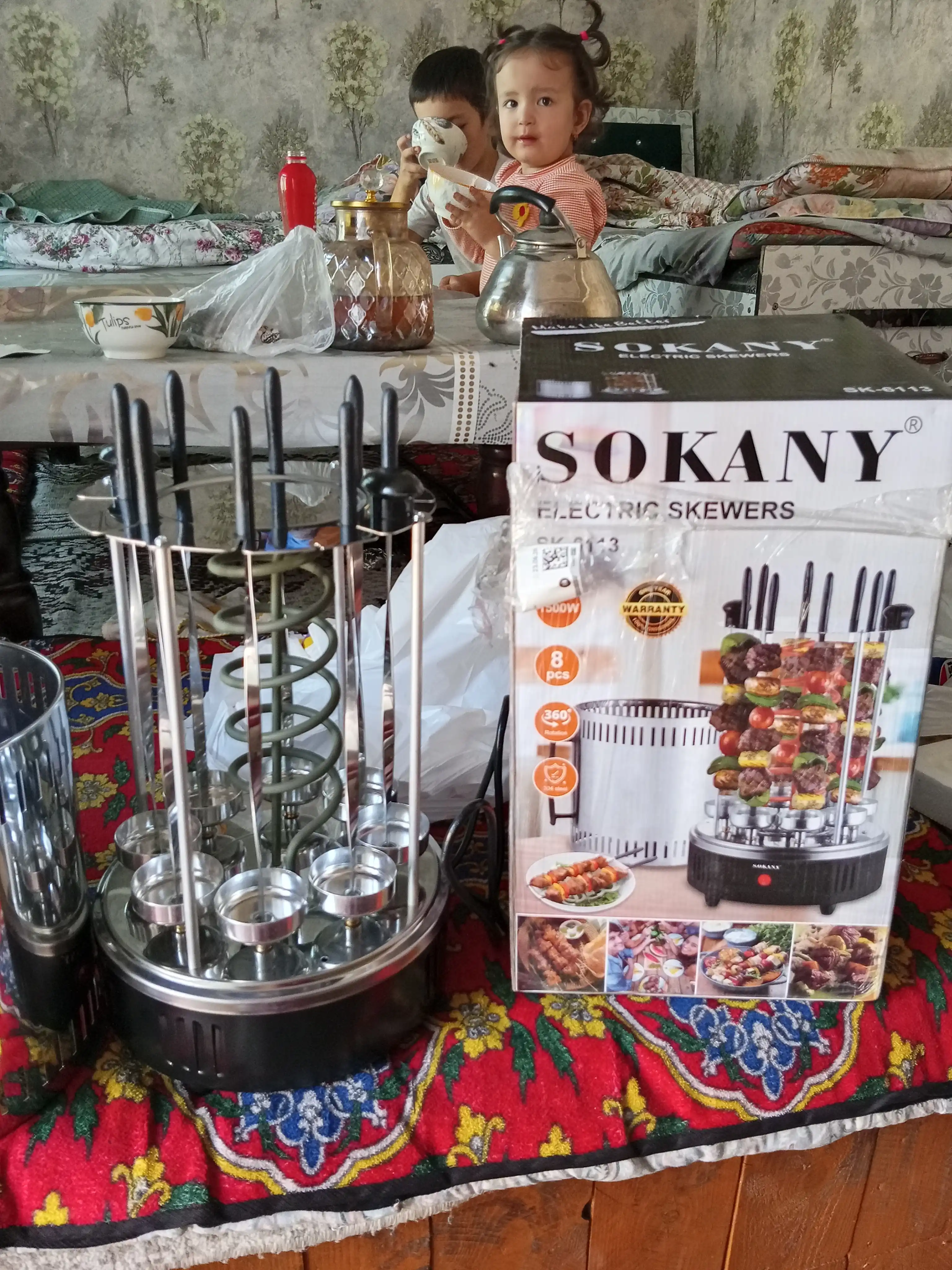 Vertikal elektr shashlik pishirgich, 8 shampur, tutunsiz uy grill, tez va qulay