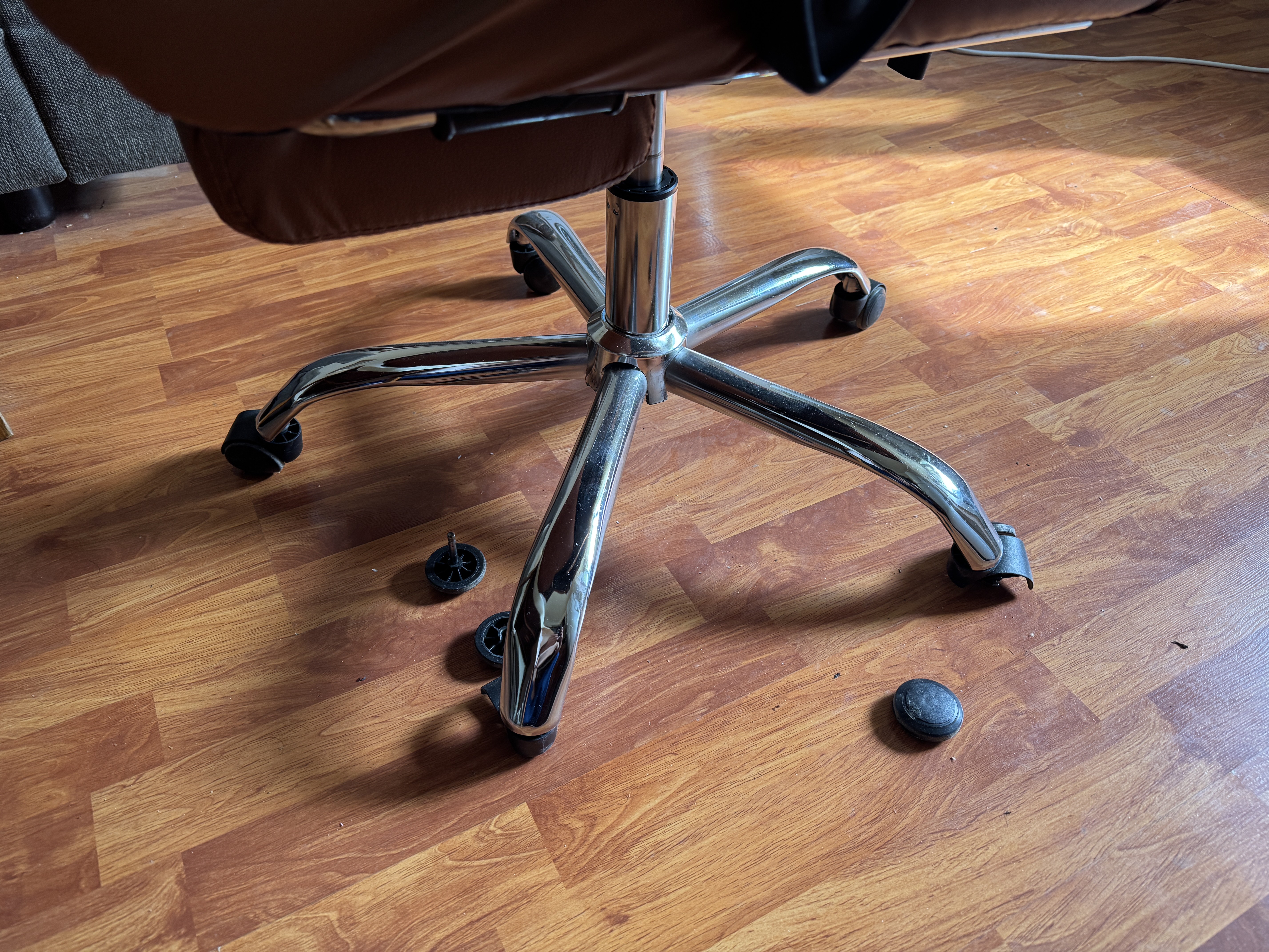 Uy va ofis uchun bel tayanchiga ega ergonomik kompyuter kreslosi