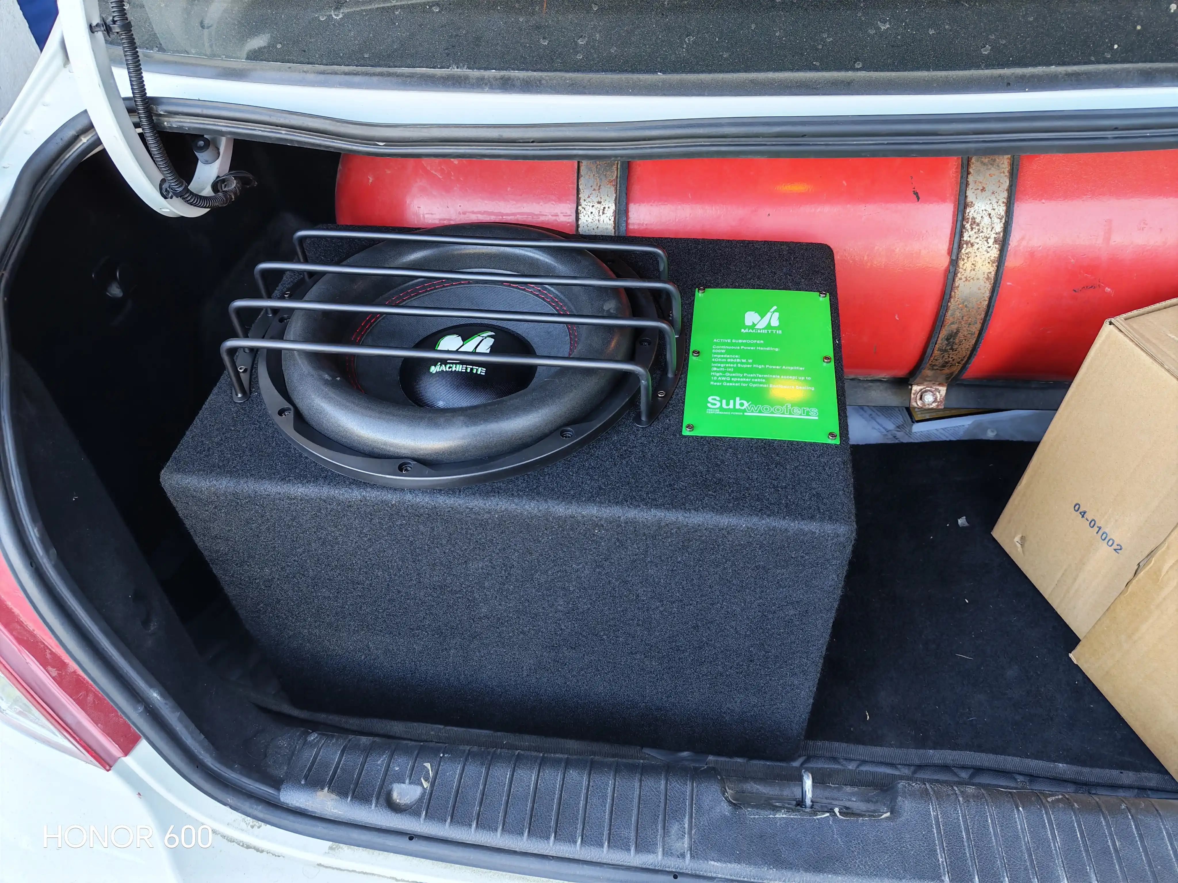 Machete ML-12A, Machete ML-10A  aktiv sabvuferlar 12", 500W RMS, kuchli bas