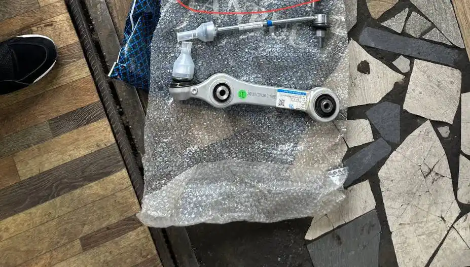 Leapmotor C11 old osma qismi uchun pastki richag (Lower Control Arm / Suspension Arm)