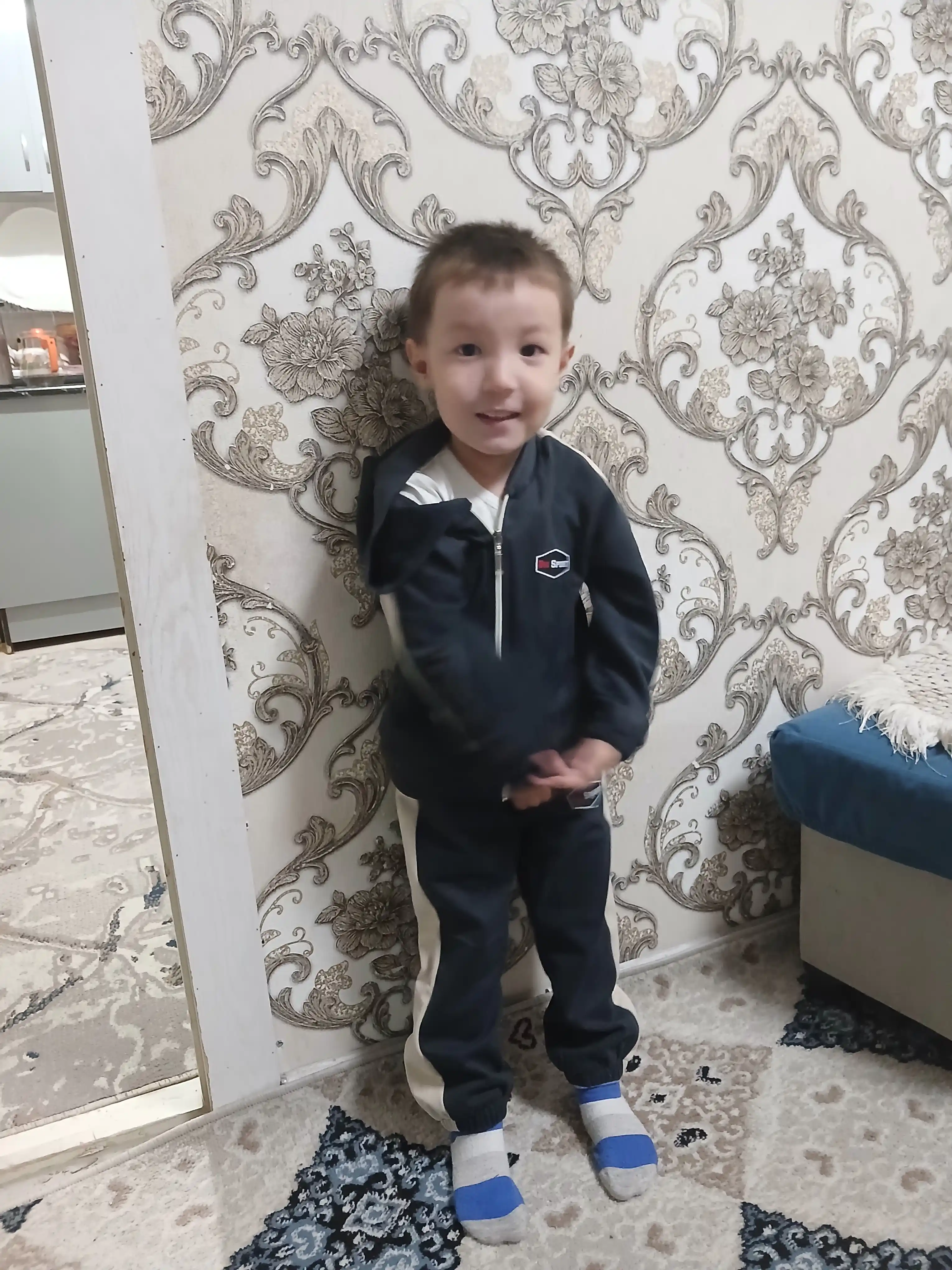 Qizlar va o‘g‘il bolalar uchun bolalar sport kostyumi kapyushonli