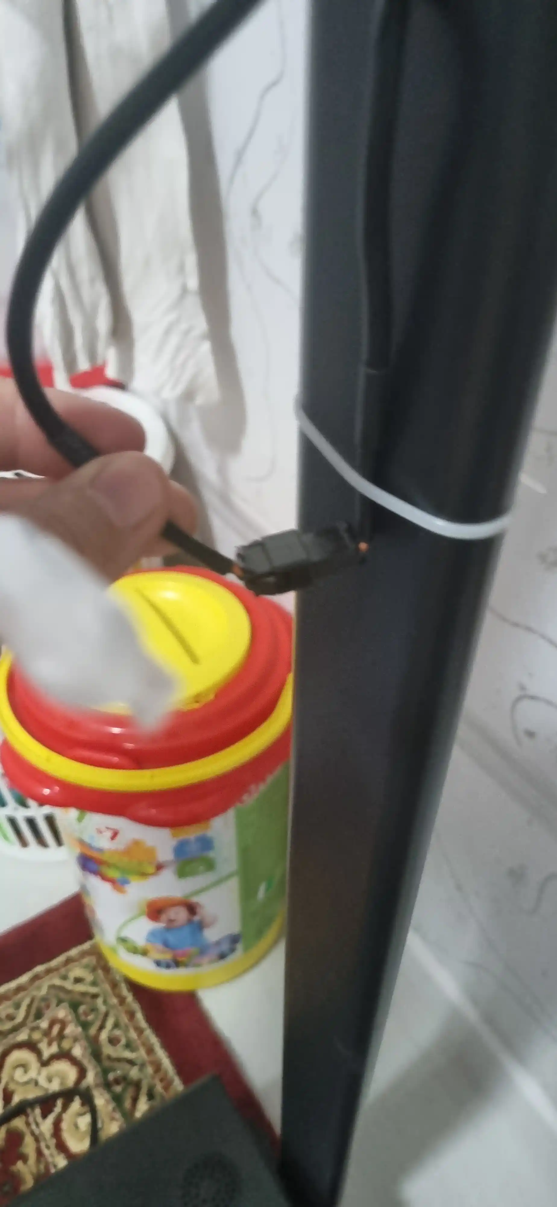 Elektr yig‘iladigan yugurish yo‘lagi, displey va Bluetooth bilan, uy uchun kardiotrenajyor