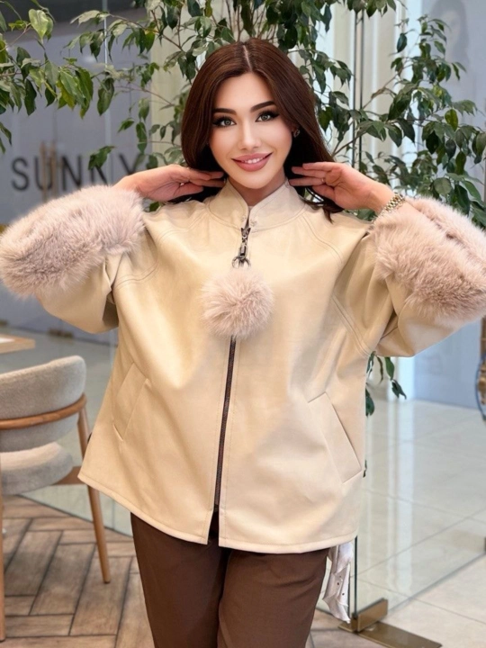 Ayollar kostyumi 46–56 razmer, standart, issiq ustki kiyim, keng bichimli model