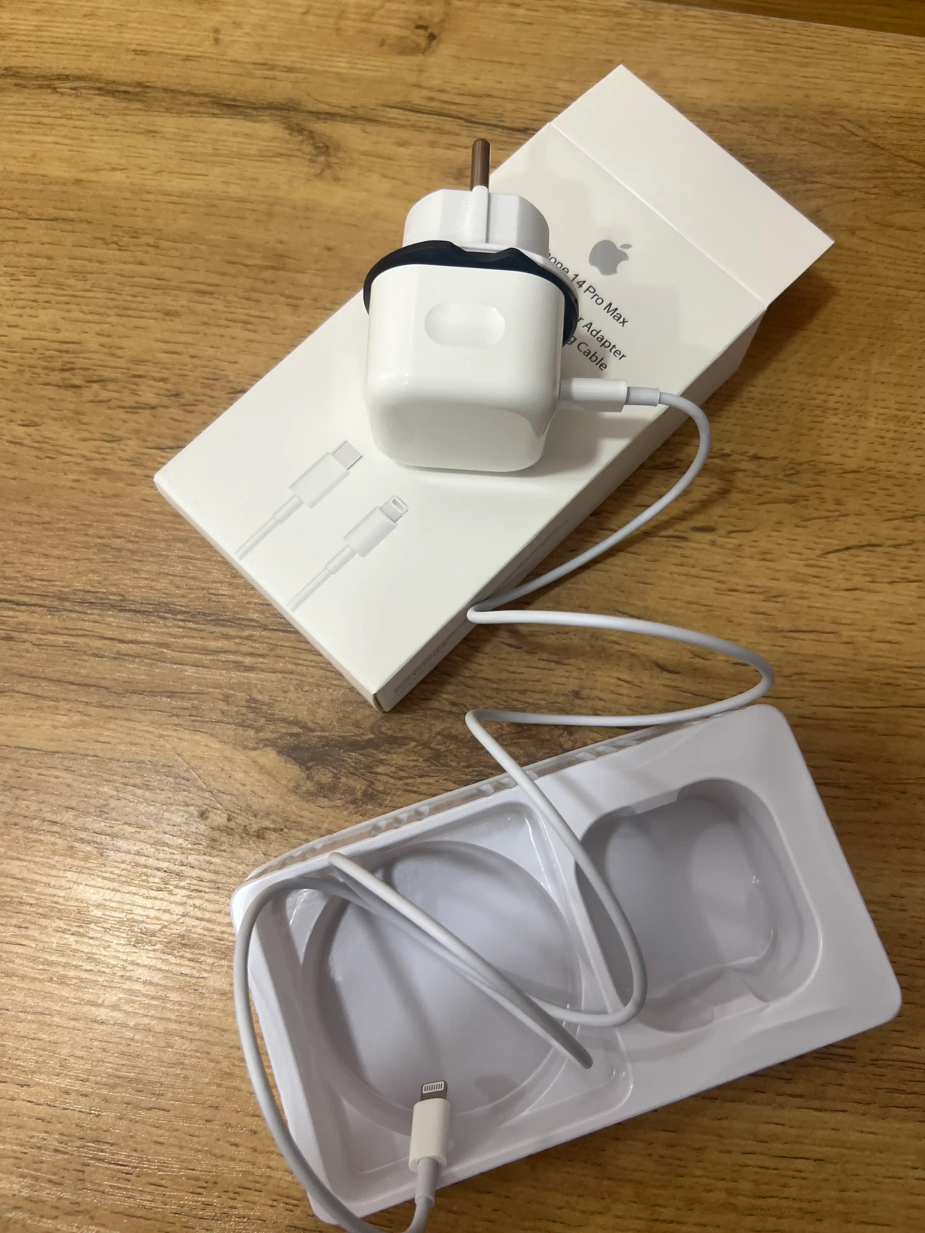 IPhone uchun zaryadlash qurilmasi, tez zaryadlovchi 20 Vt, Type-Cdan Lightning kabel bilan