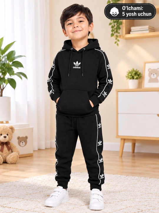 O'g'il bolalar uchun sport uslubidagi kapyushonli to'plam