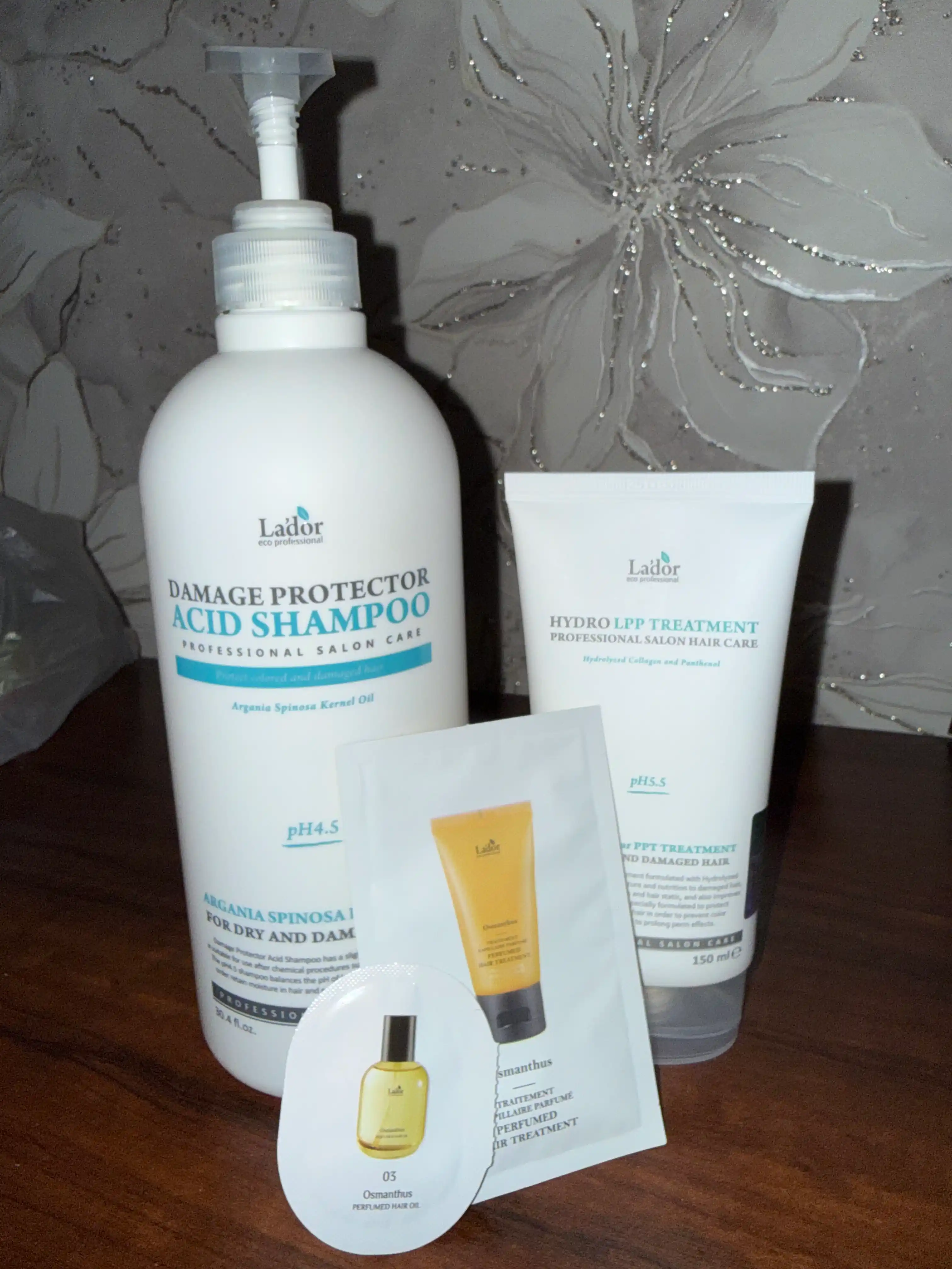 Защитный шампунь для окрашенных, повреждённых волос Lador Damage Protector Acid Shampoo