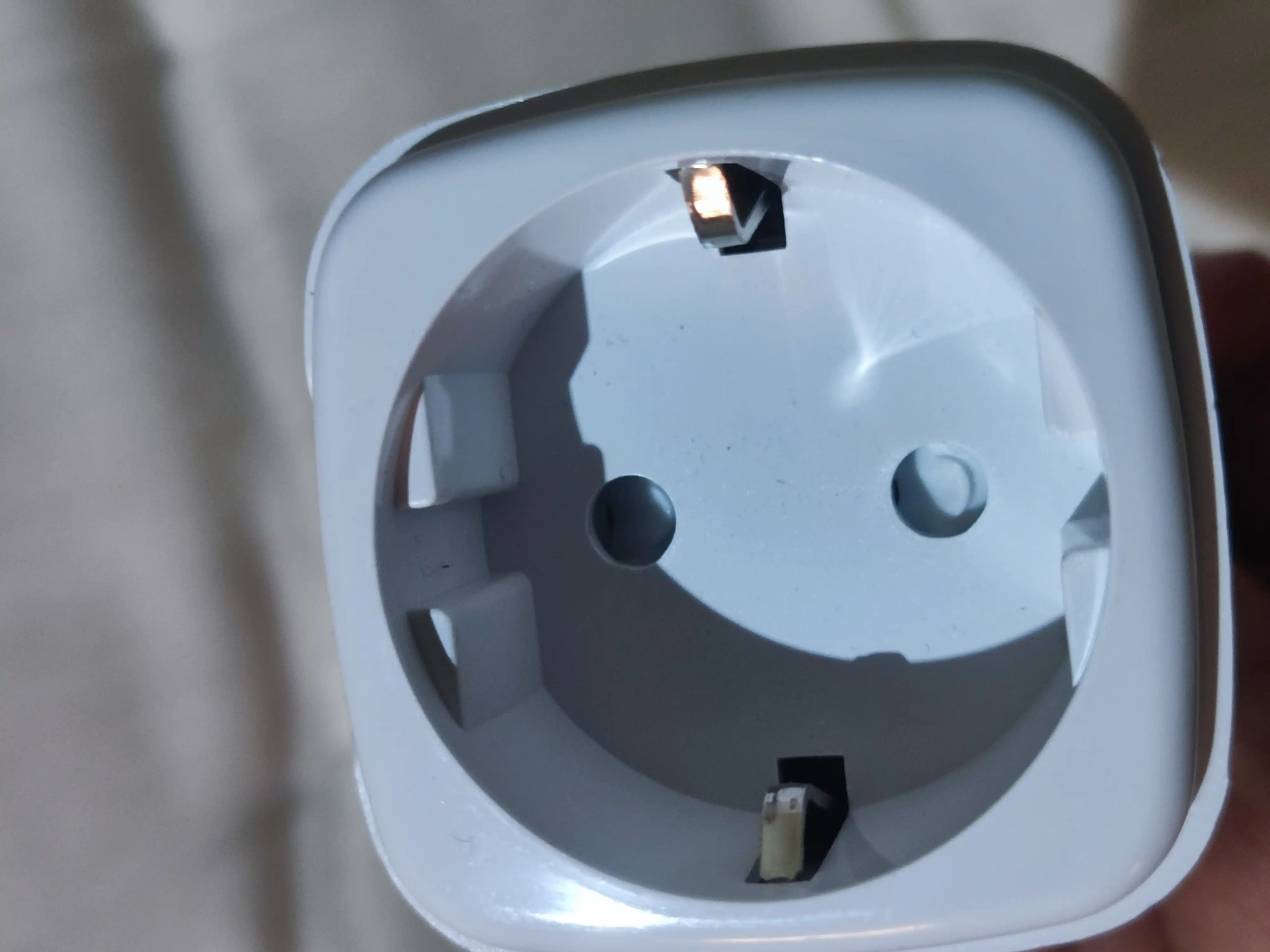 Aqlli rozetka Smart Plug WiFi SMART SOCKET, ovozli boshqaruv va taymer bilan