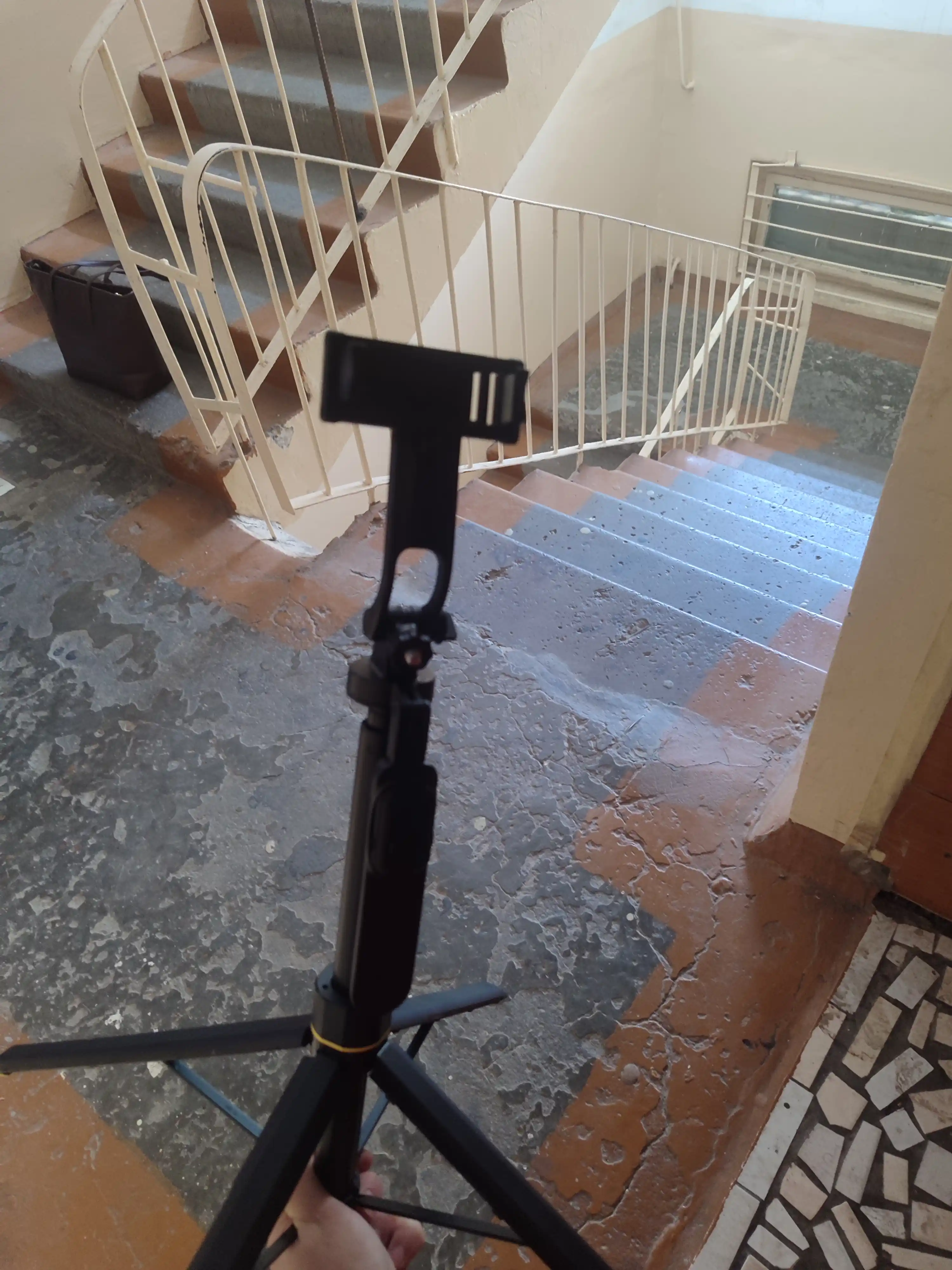 TT18 Selfie Stick Tripod с Bluetooth пультом 4 ножки штатив