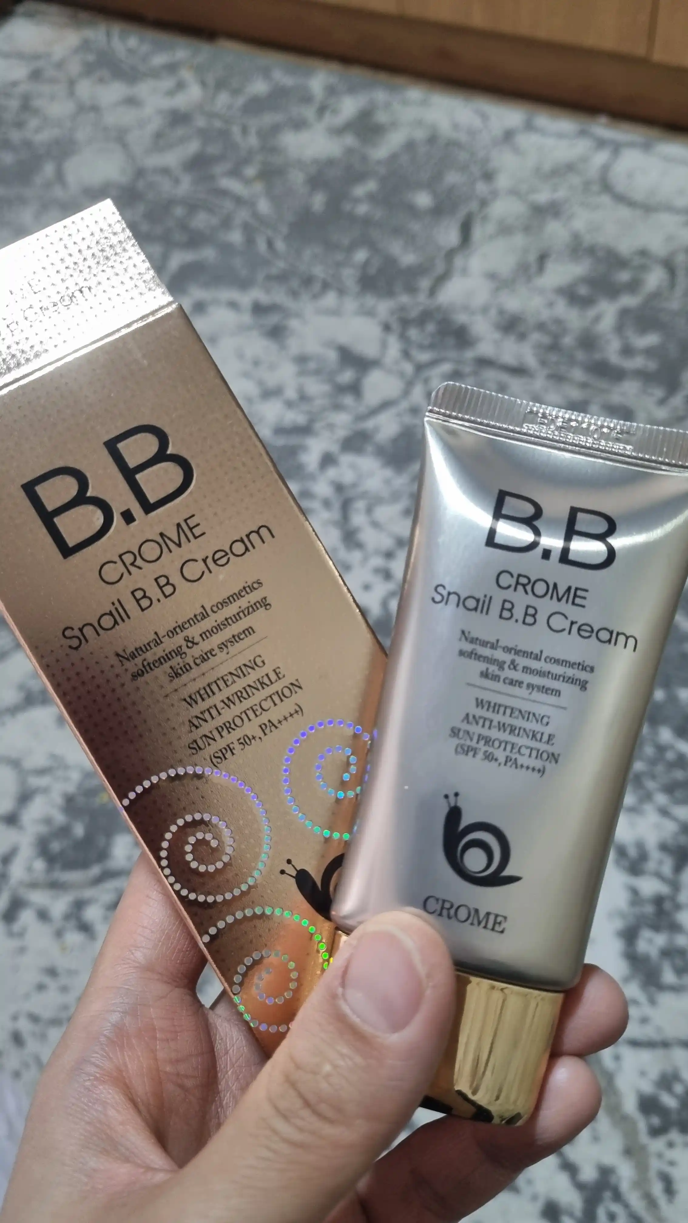 CROME SNAIL BB krem SPF 50, с муцином улитки, отбеливающий тональный крем