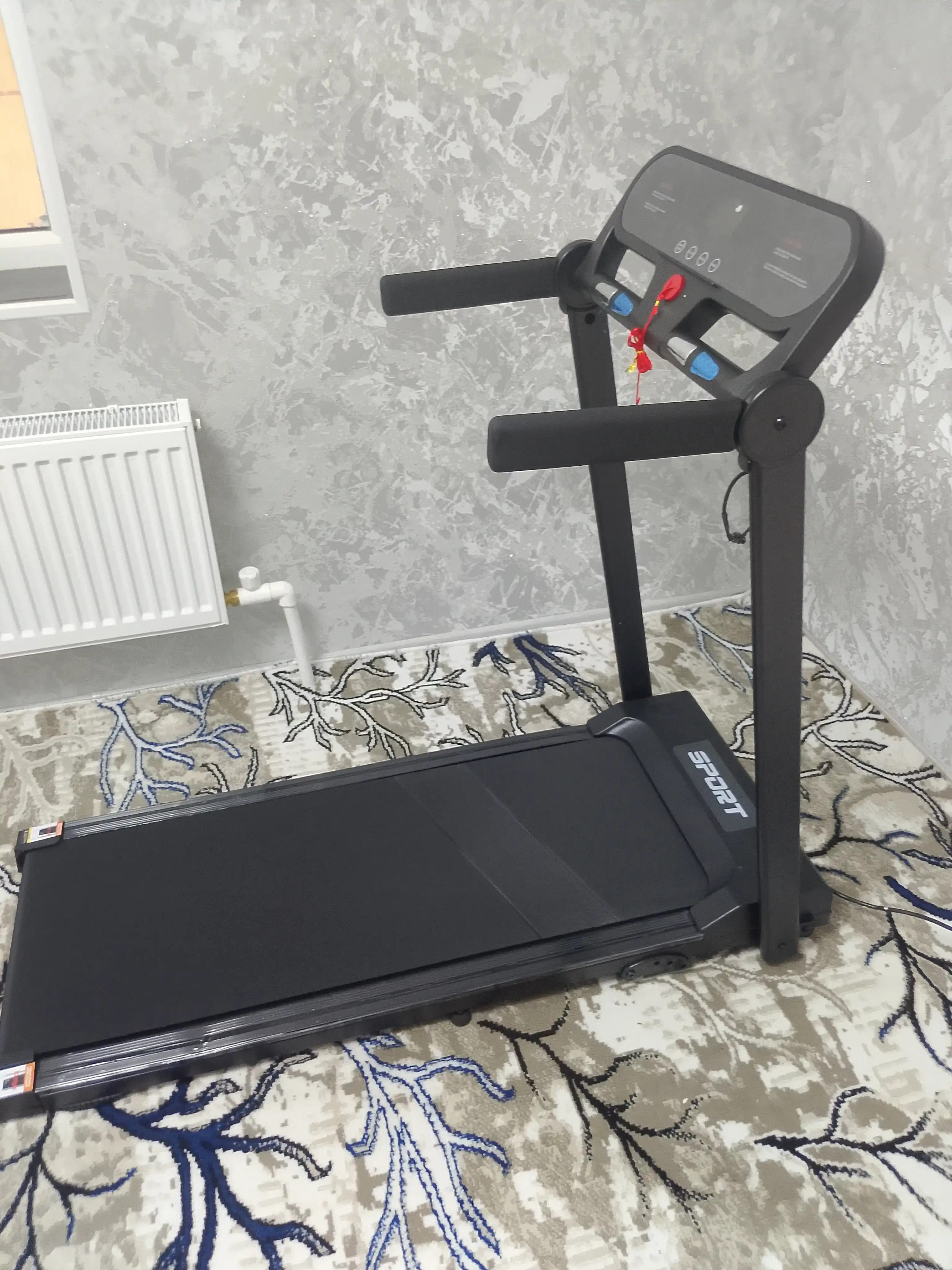 Elektr yig‘iladigan yugurish yo‘lagi, displey va Bluetooth bilan, uy uchun kardiotrenajyor