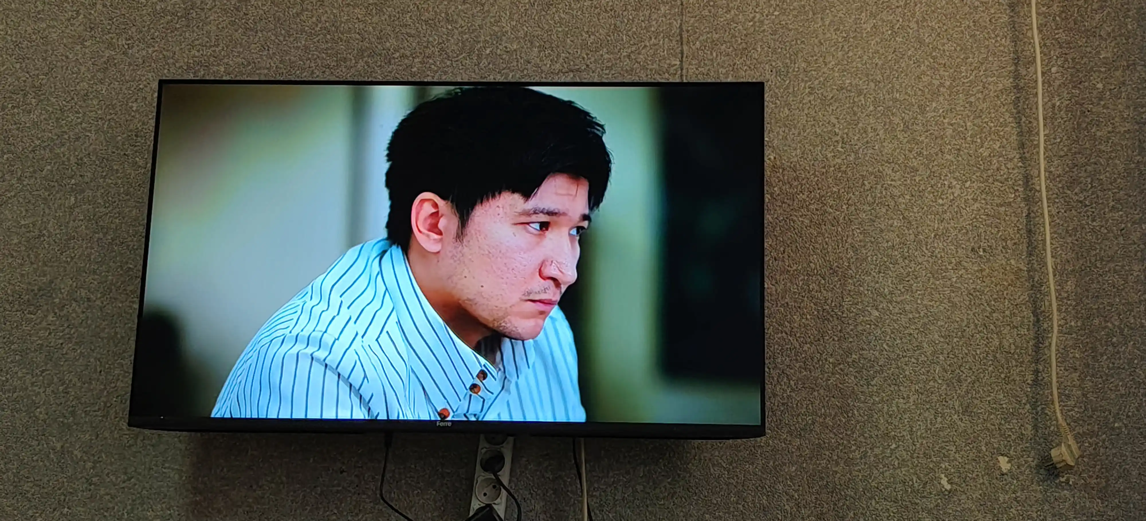 Смарт телевизор FERRE 43" с AI функциями, FHD, LED с поддержкой цифрового ТВ, HDMI и USB