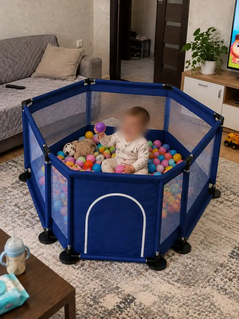 Quruq basseyn uchun sharikli polga o‘rnatilgan bolalar maneji