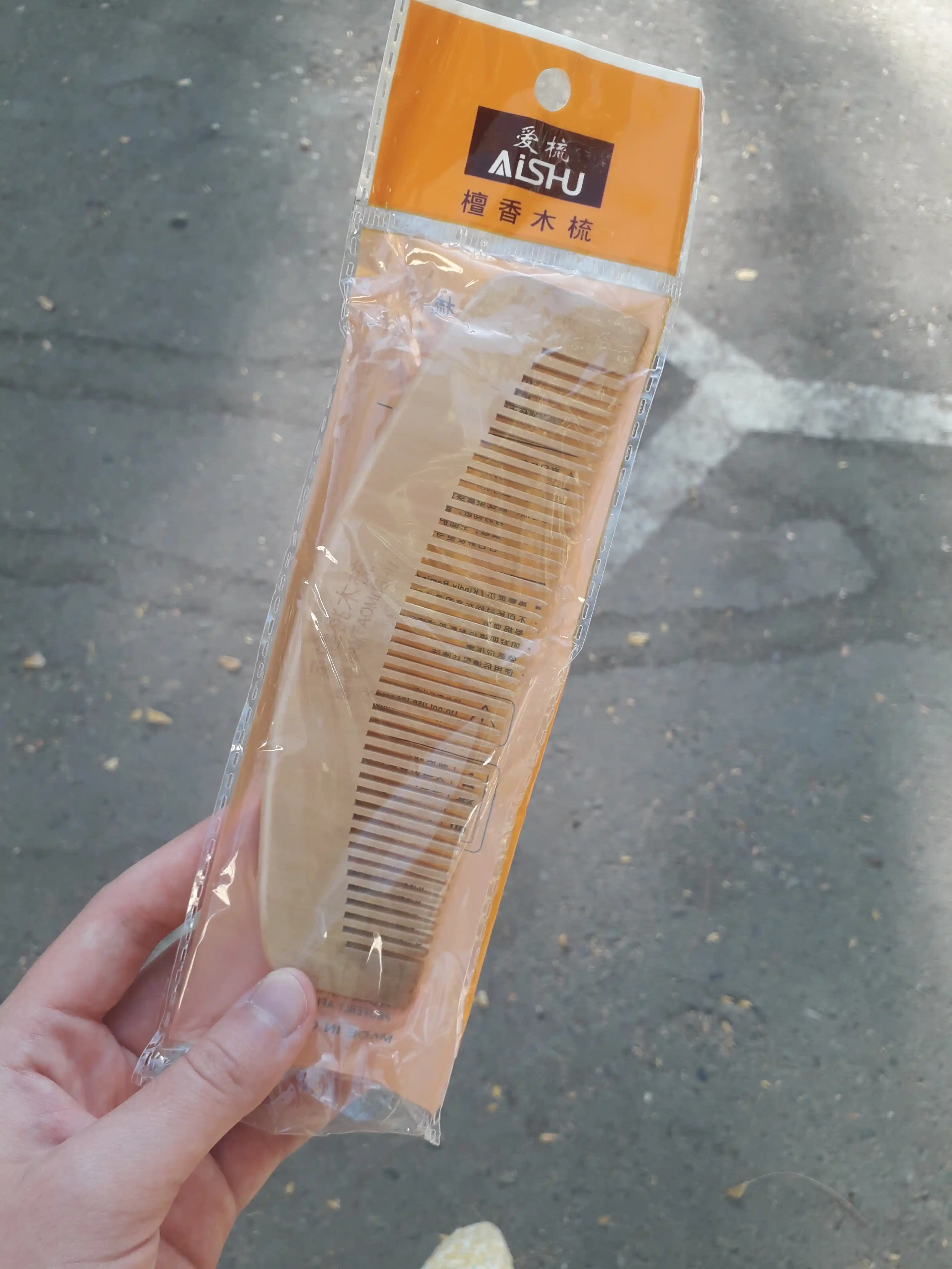 Yog‘och soch tarog‘i (Bamboo Hair Comb)