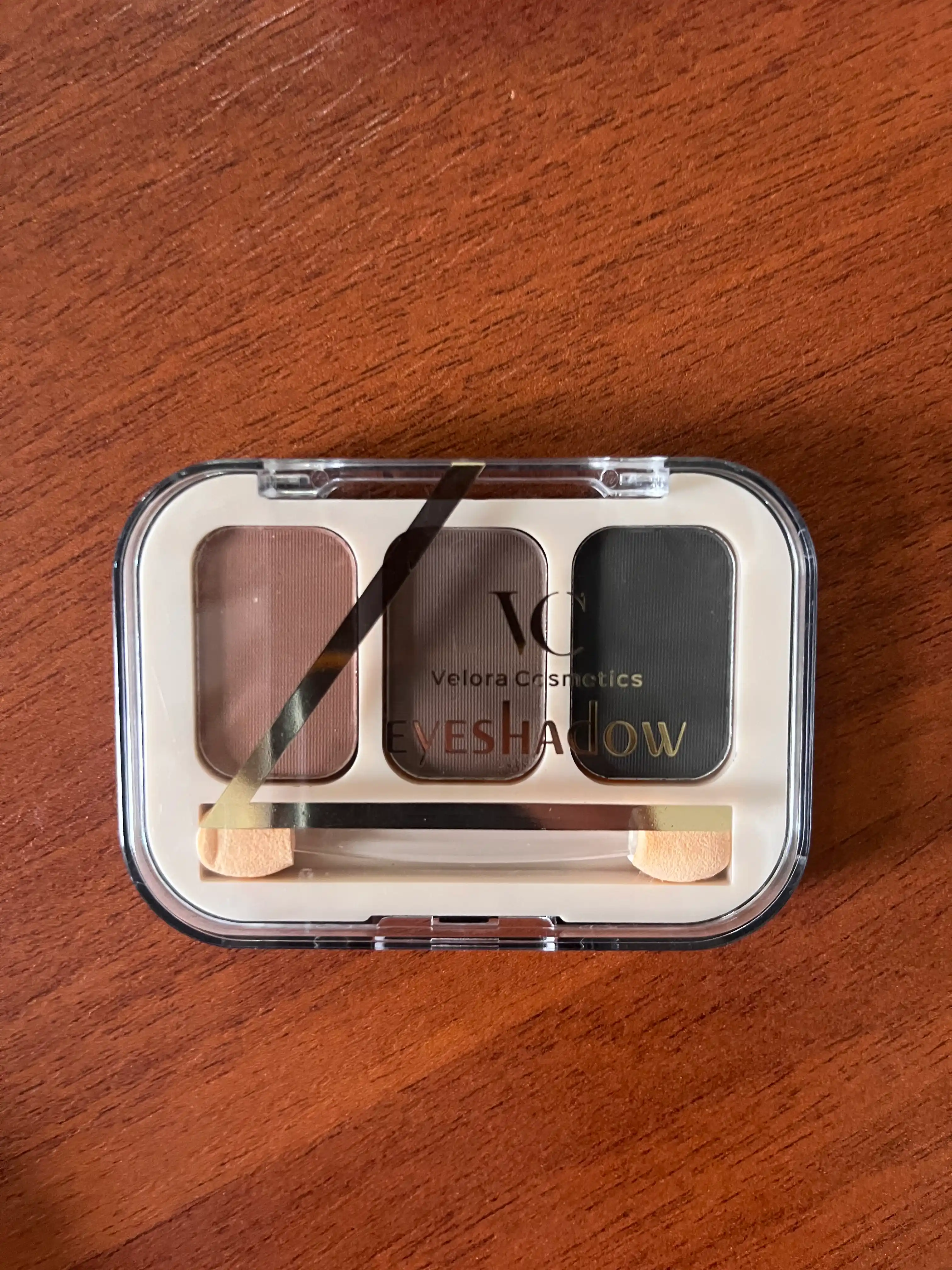 Velora Cosmetics Brow Shadow qosh soyalari, 3 xil xira rangda, applikator bilan