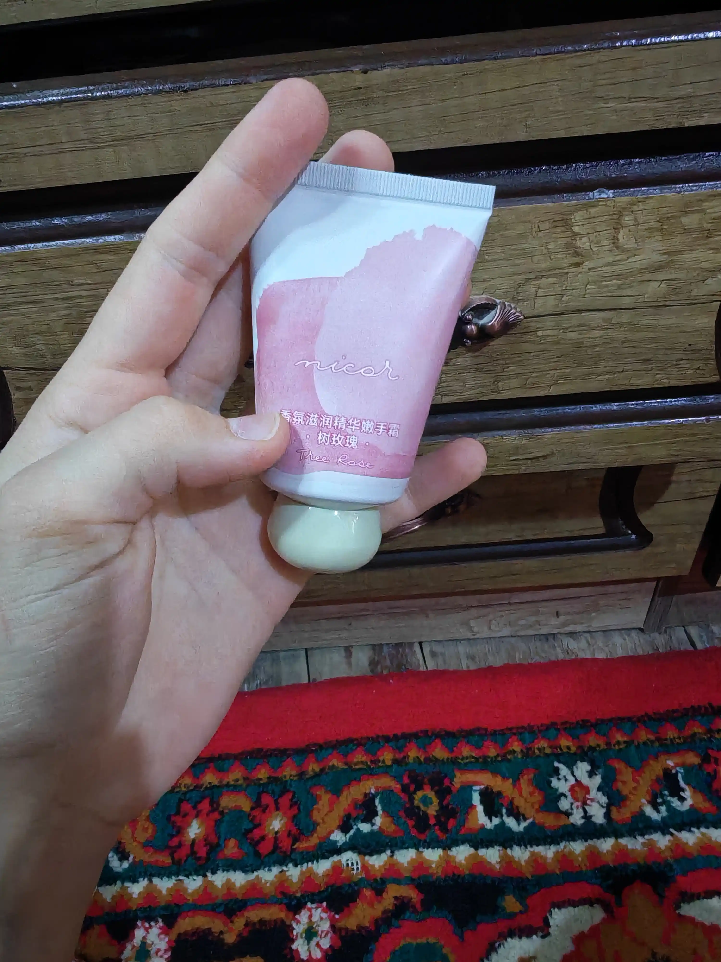 Namlovchi va oziqlantiruvchi qo'l kremi, 40 g, antifrizli, meva aromati