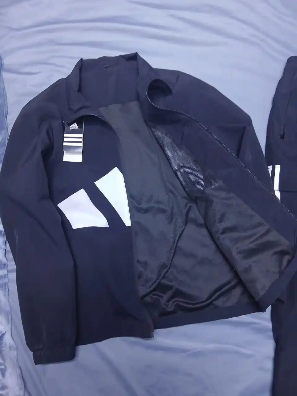 Erkaklar uchun ikki qismli Adidas sport kostyumi (kuz, qish va bahor uchun mos)