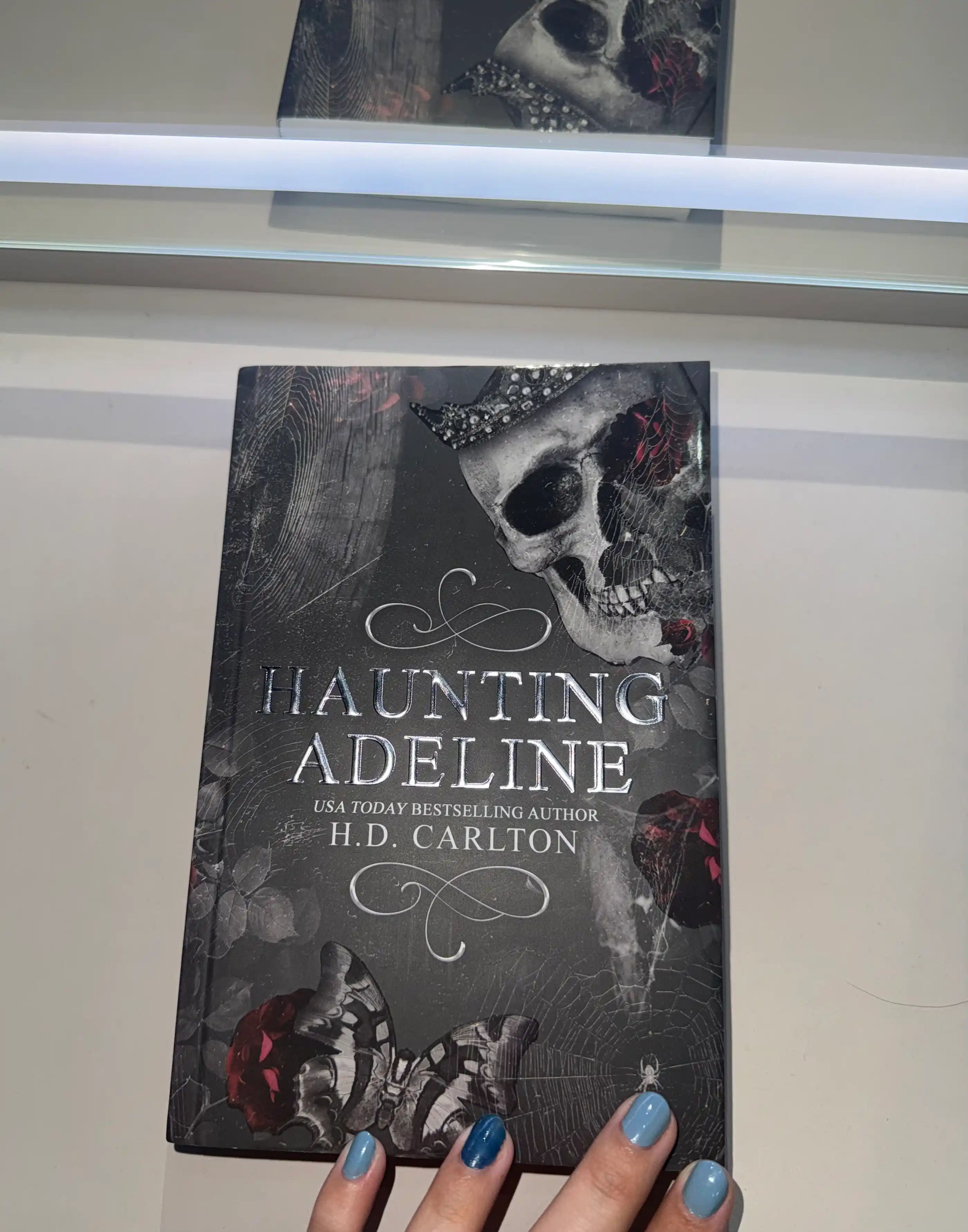 Haunting Adeline. H.D. Carlton